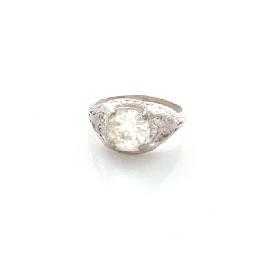 Women's GIA Certified 2.55 Carat Diamond Art Deco Platinum Ring For Sale