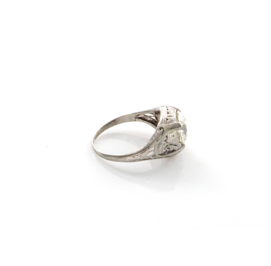 GIA Certified 2.55 Carat Diamond Art Deco Platinum Ring For Sale 2