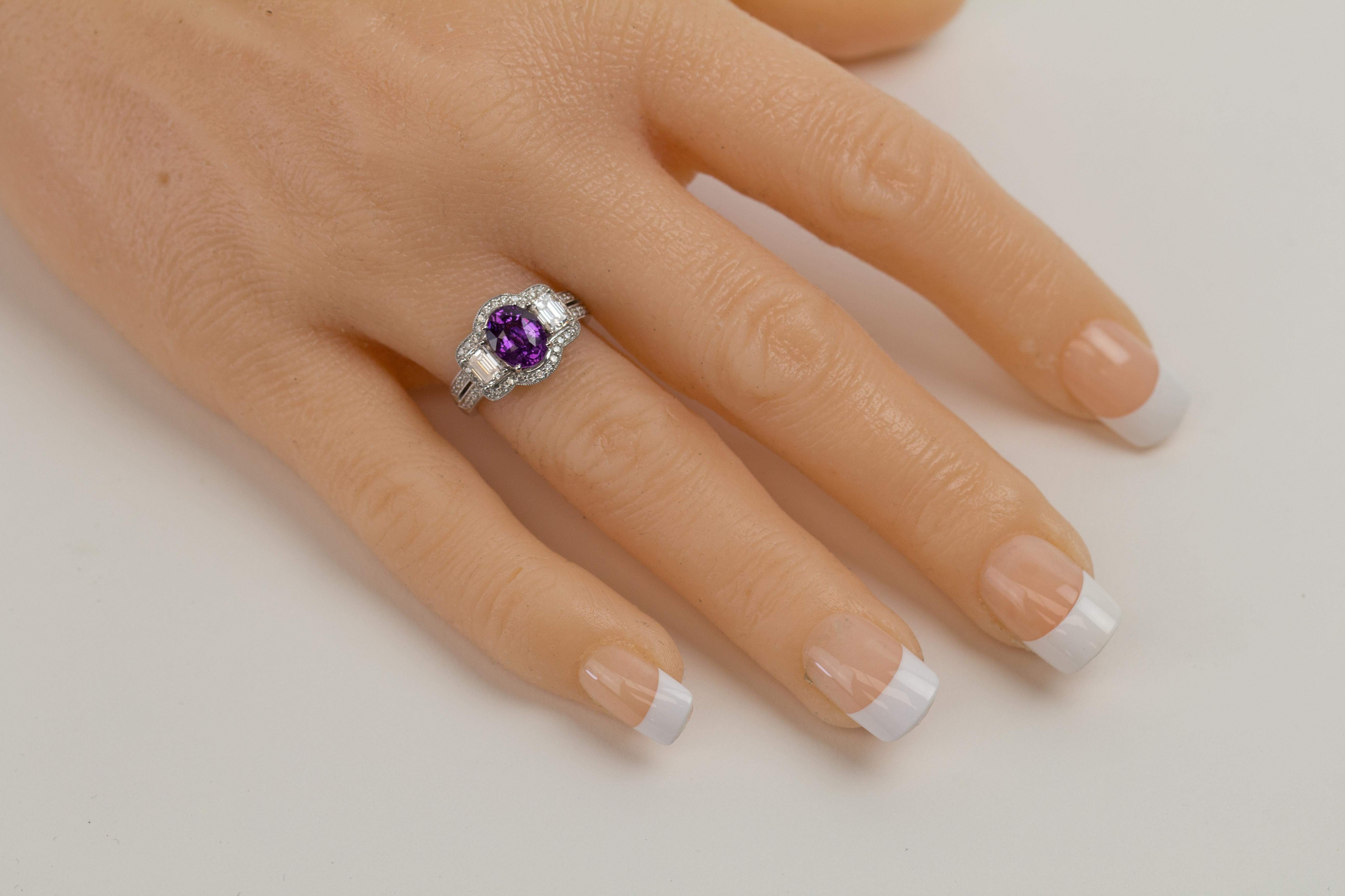 GIA Certified 2.55 Carat Oval Cut Bicolor Madagascar Sapphire Ring ref1122 Pour femmes en vente