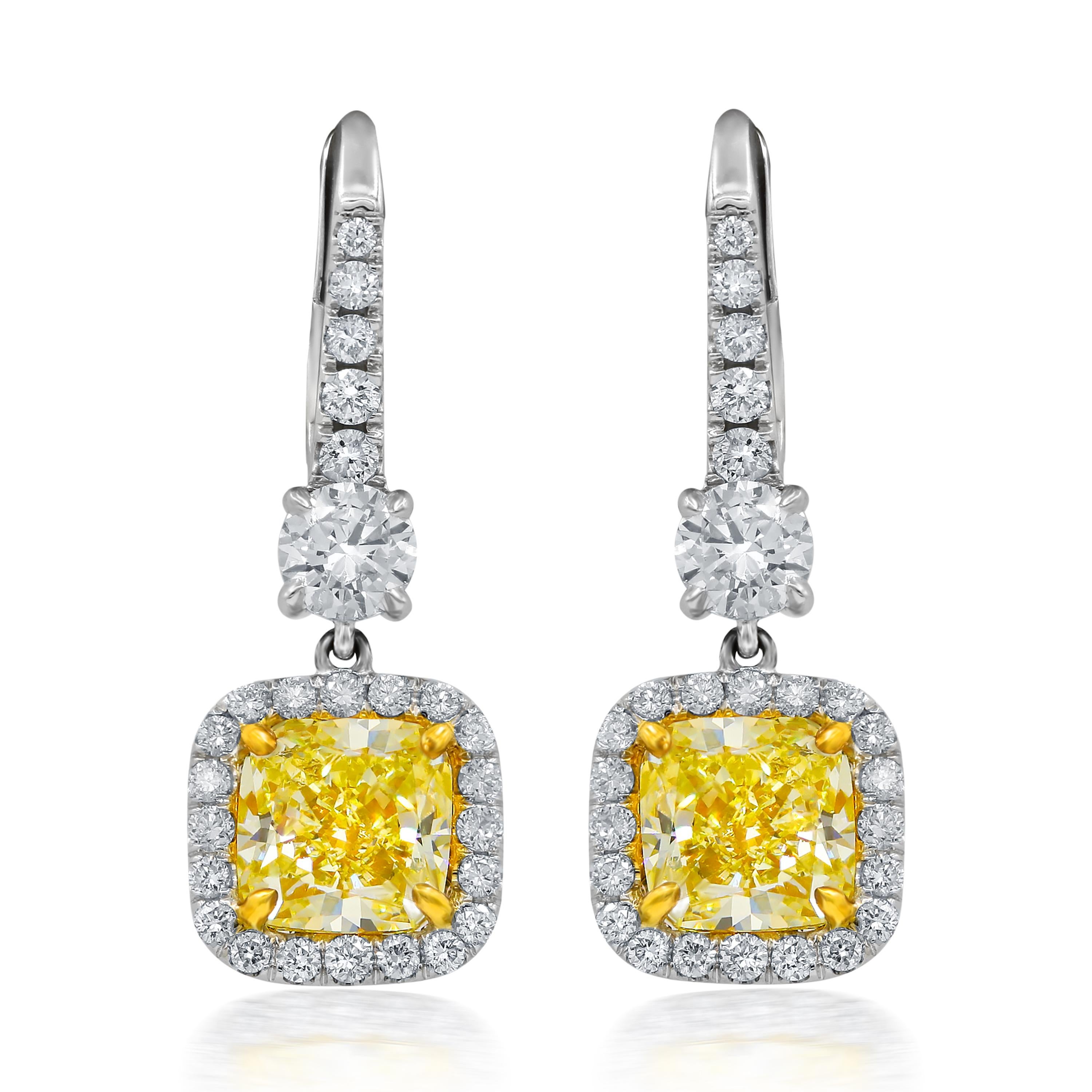 GIA Certified 2.55 Carat Yellow Diamond Earrings In New Condition For Sale In New York, NY