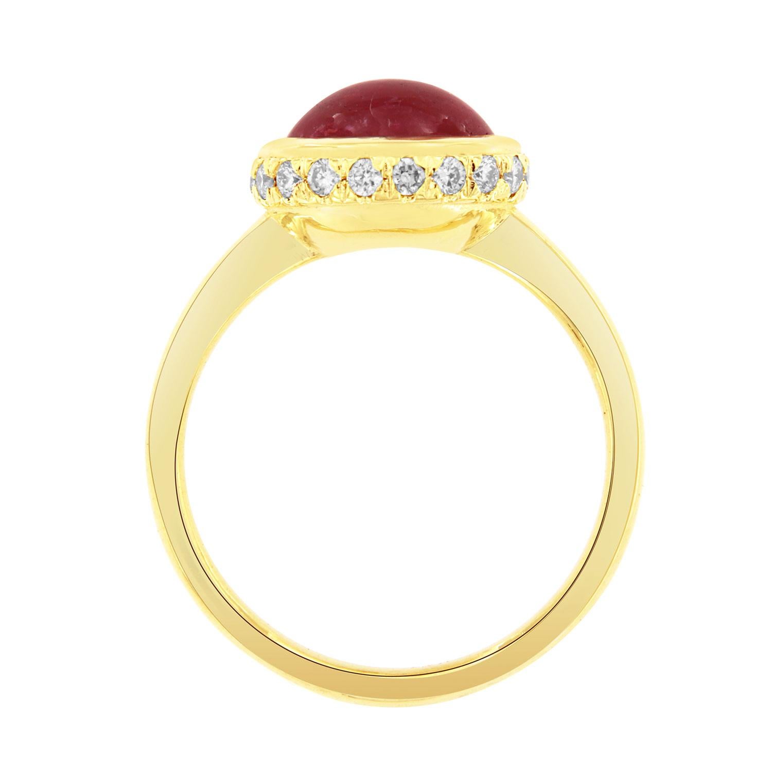 GIA Certified 2.56 Carat Cabochon Ruby & Diamond 18k Yellow Gold Ring In New Condition For Sale In San Francisco, CA