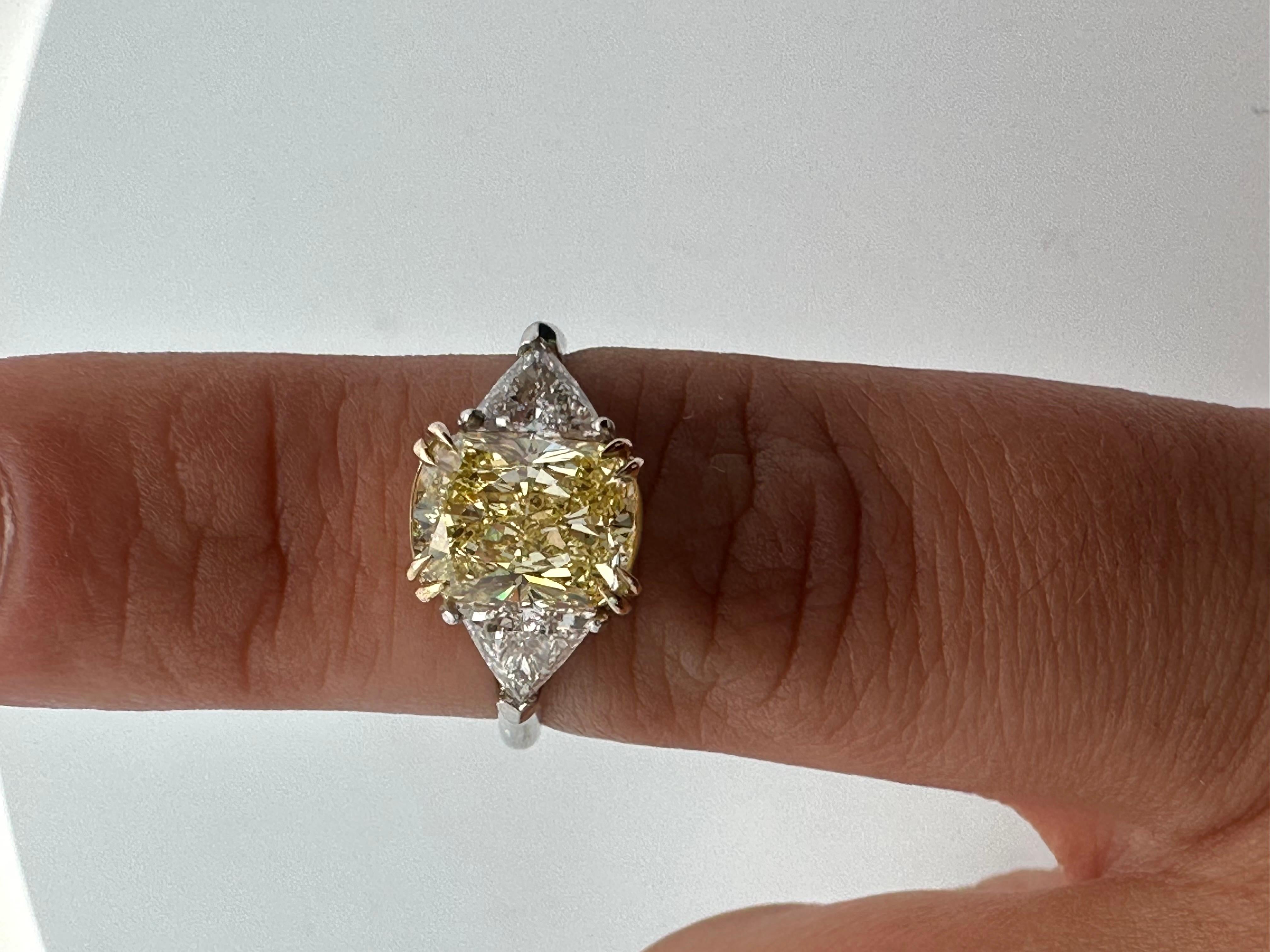 GIA Certified 2.58 Carat Fancy Yellow Cushion Cut Diamond Ring For Sale 1