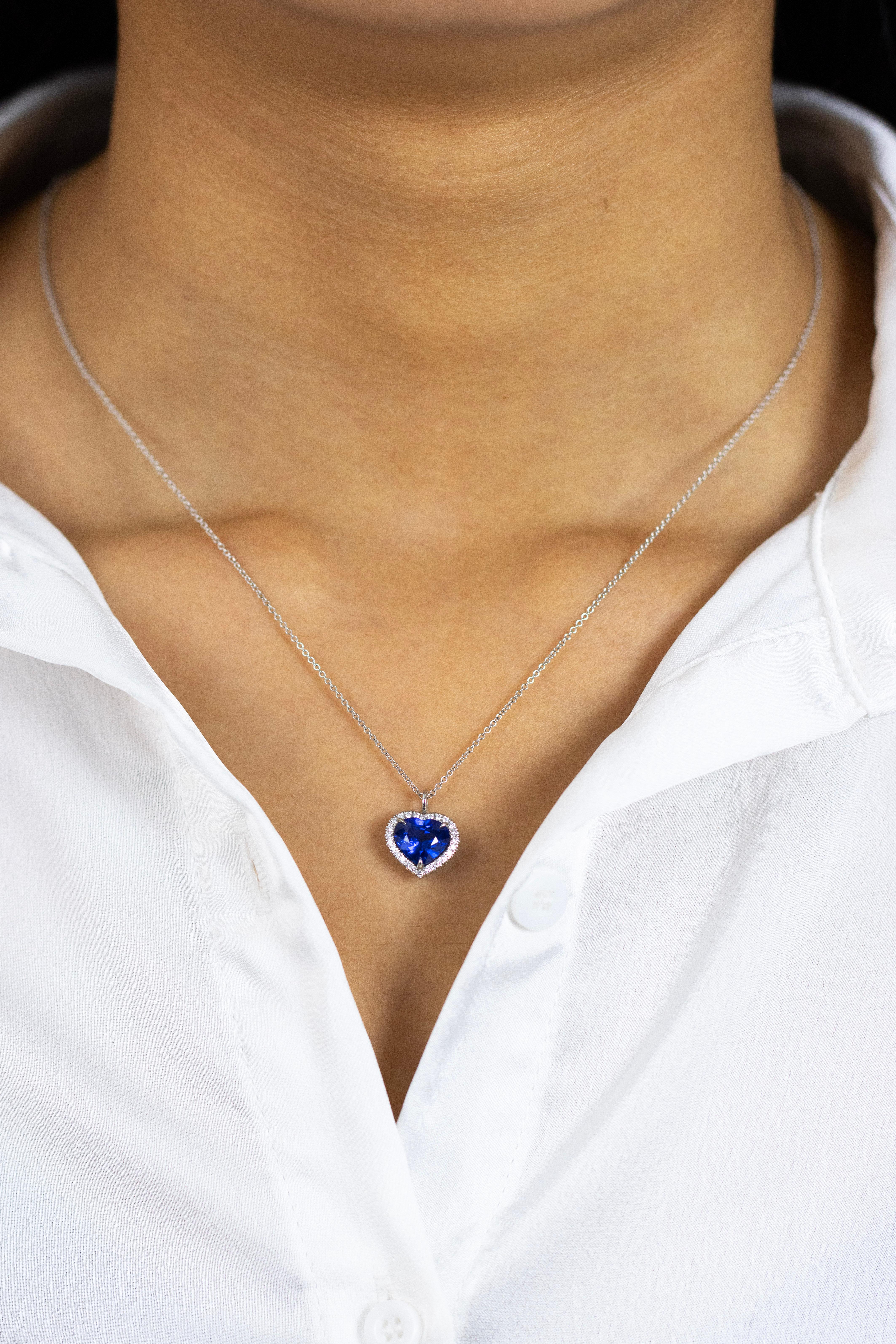 Contemporary GIA Certified 2.58 Carats Heart Shape Blue Sapphire & Diamond Pendant Necklace
