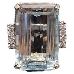 GIA Certified 25.84ct Aquamarine and Diamond Cocktail Ring, Set in 14kt White Go