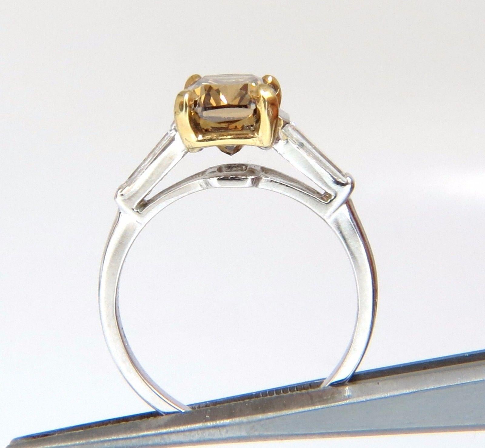 Platinring mit GIA-zertifiziertem 2,79 Karat gelbem und braunem Diamanten im Zustand „Neu“ im Angebot in New York, NY