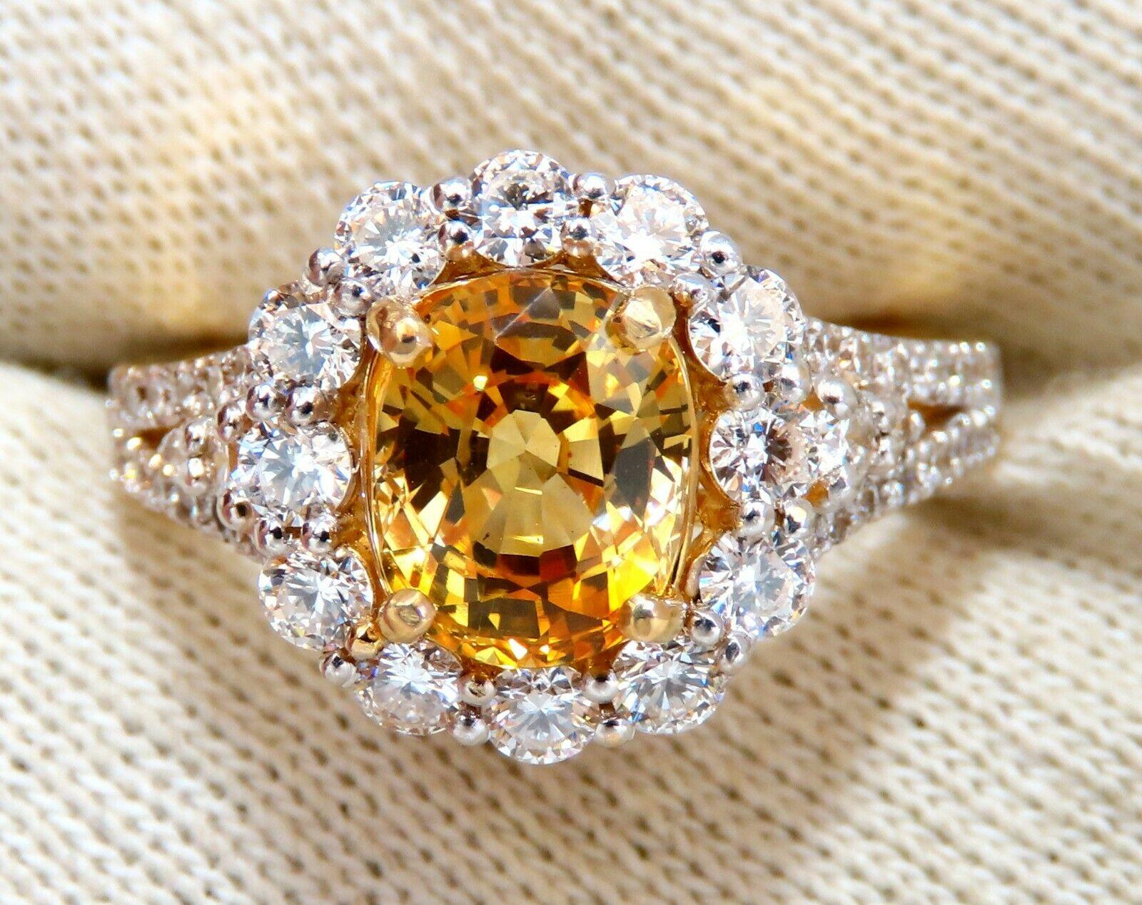 GIA Certified 2.59 Carat Natural Yellow Natural Sapphire Diamonds Ring 14 Karat In New Condition For Sale In New York, NY