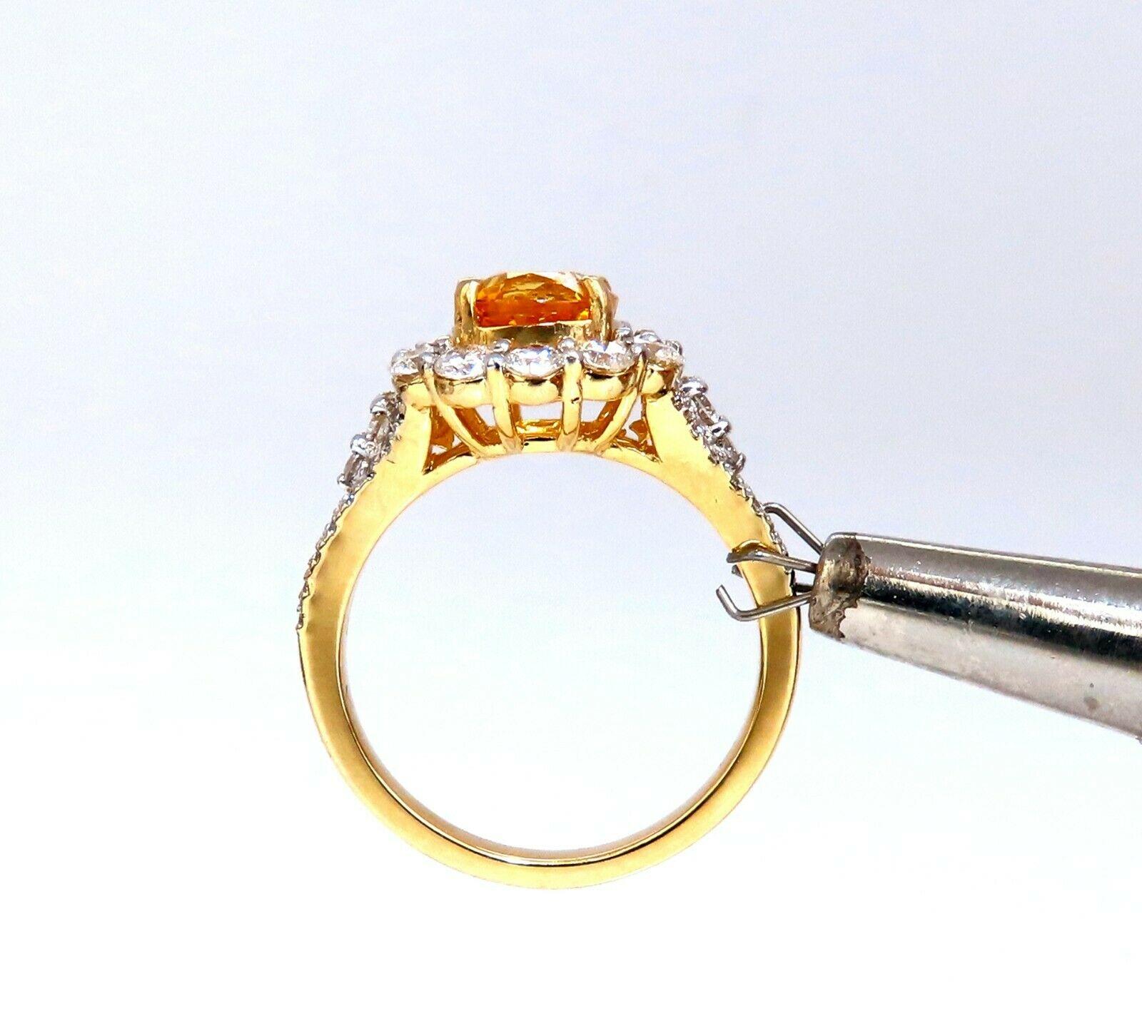 Women's or Men's GIA Certified 2.59 Carat Natural Yellow Natural Sapphire Diamonds Ring 14 Karat For Sale