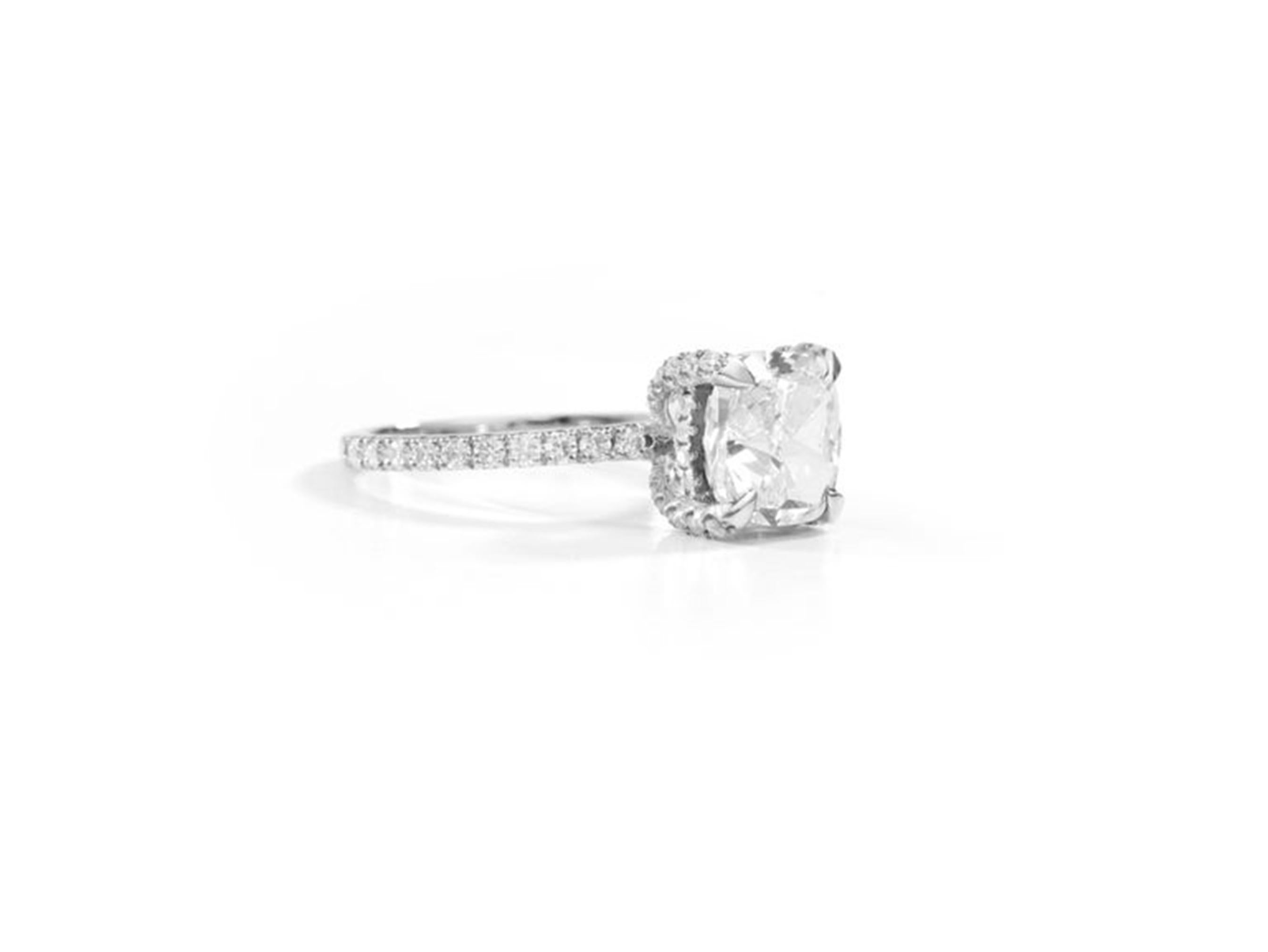Rapporto GIA Certificato 2,5 Carati F VS Taglio Cuscino Diamante 18k Anello di fidanzamento in vendita 3