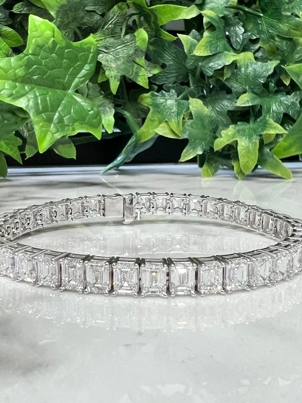 Contemporary GIA Certified 26 Carat Emerald Cut Diamond Bracelet  For Sale