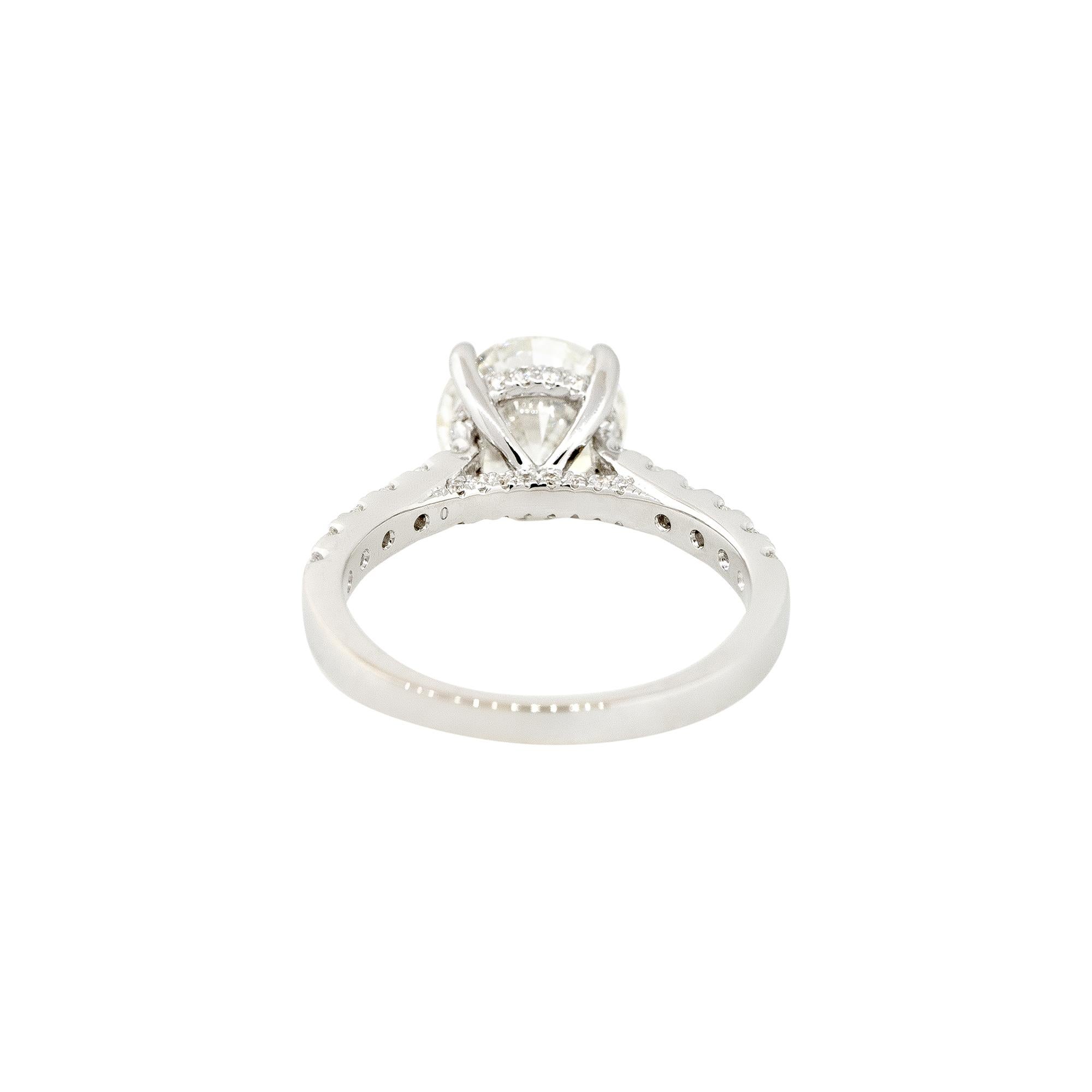 Modern GIA Certified 2.6 Carat Round Brilliant Diamond Engagement Ring 18 Karat For Sale