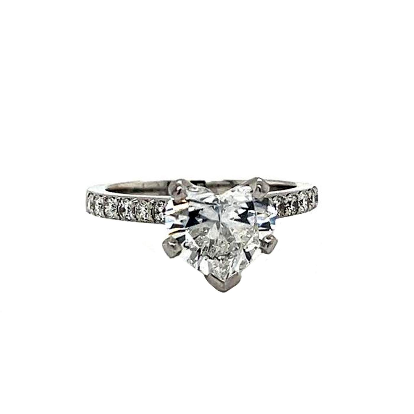 Modernist GIA Certified 2.60 Carat Heart Shape Brilliant Cut VVS1 Platinum Diamond Ring For Sale