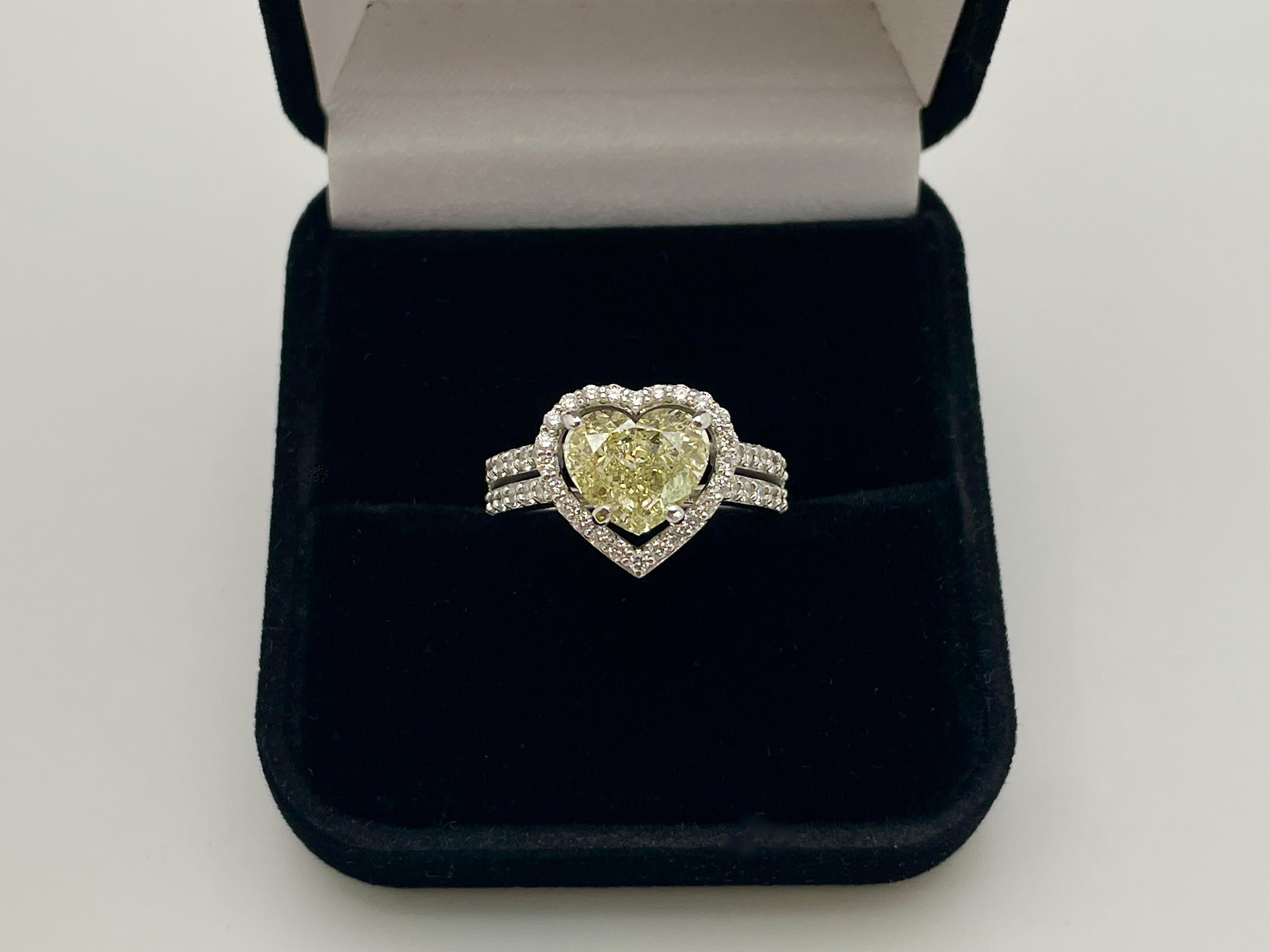 GIA Certified 2.61 Carat Natural Fancy Yellow Heart Diamond 18K Engagement Ring In Excellent Condition For Sale In Westport, CT