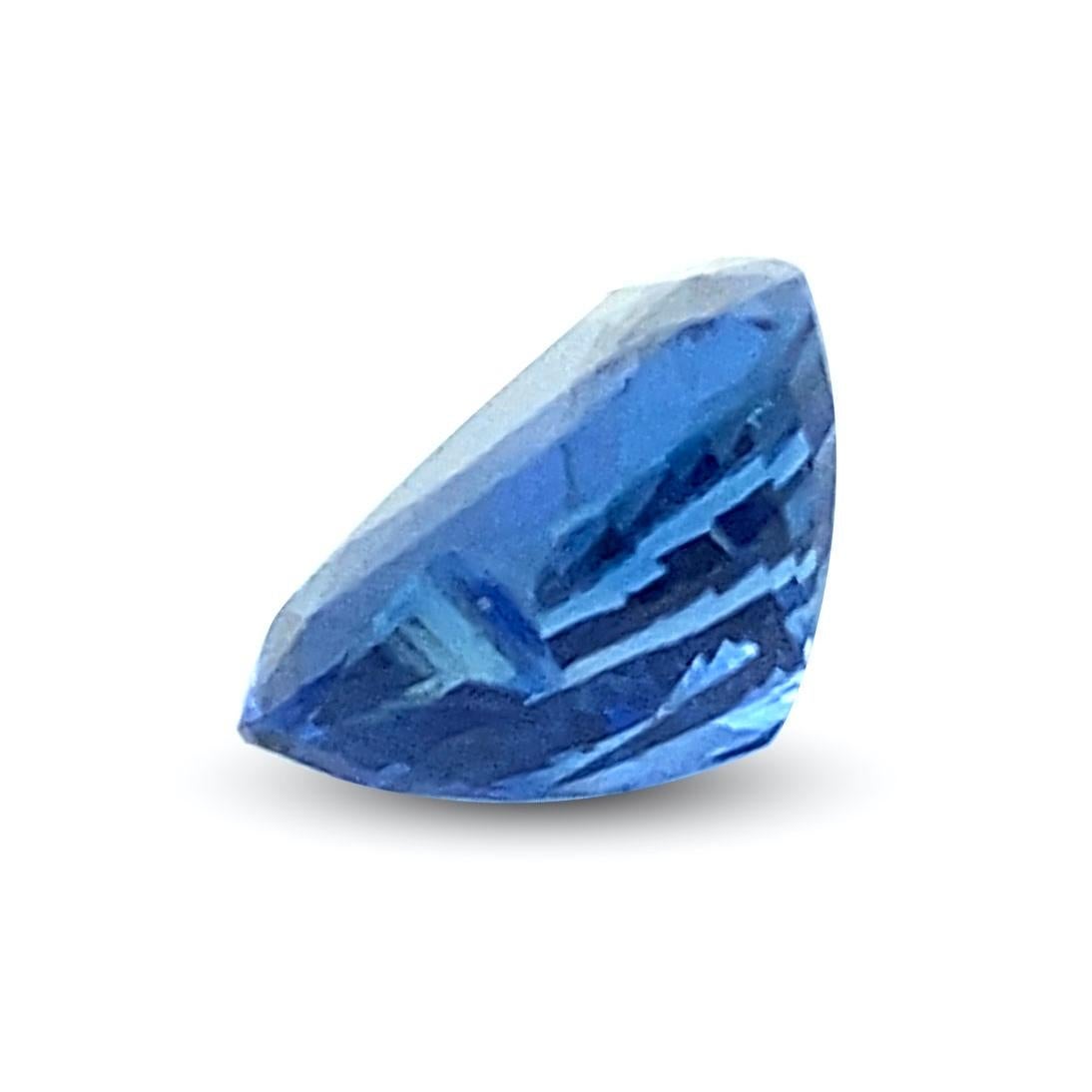 GIA Certified 2.60 Carats Heated Blue Sapphire  In New Condition For Sale In Los Angeles, CA