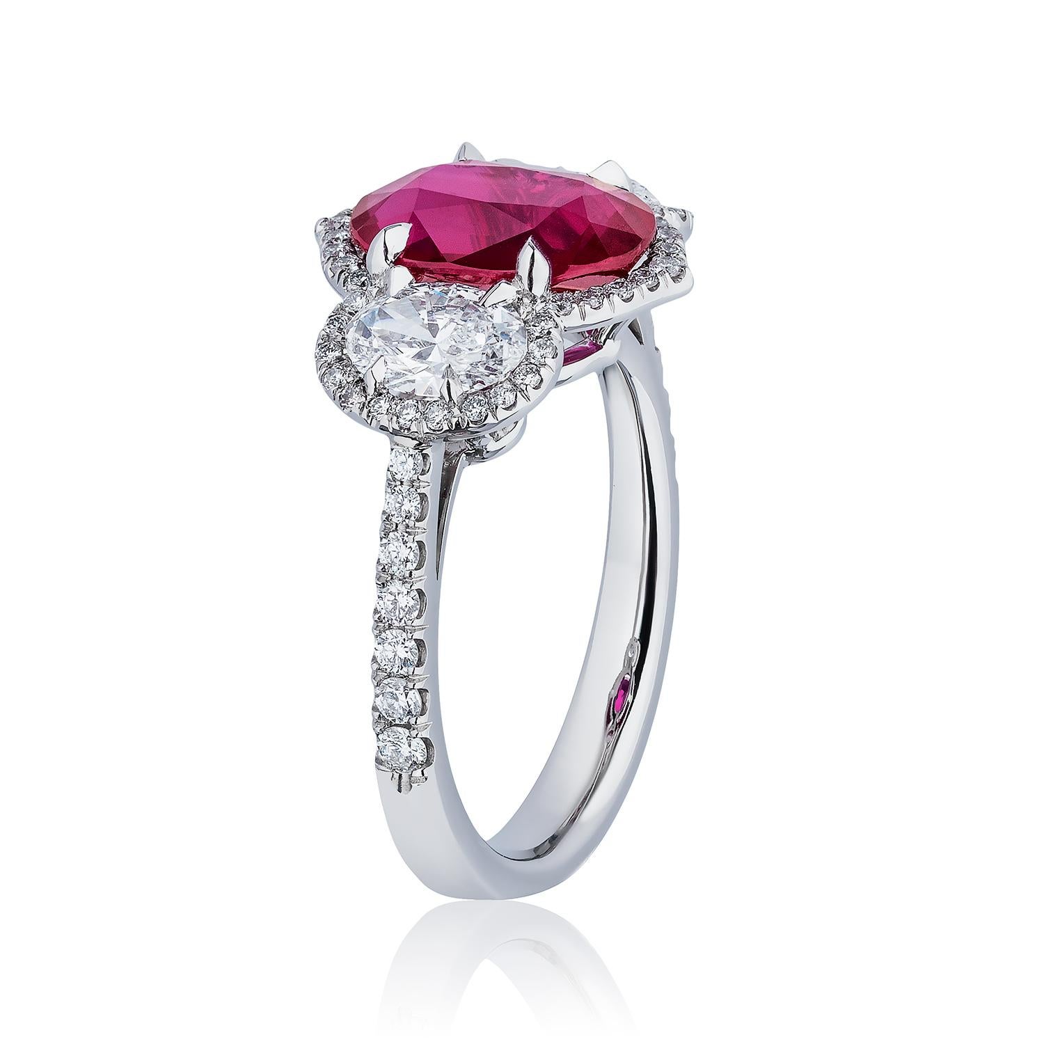 Oval Cut GIA Certified 2.61 Carat Unheated Ruby and Oval Diamond and Platinum Ring For Sale
