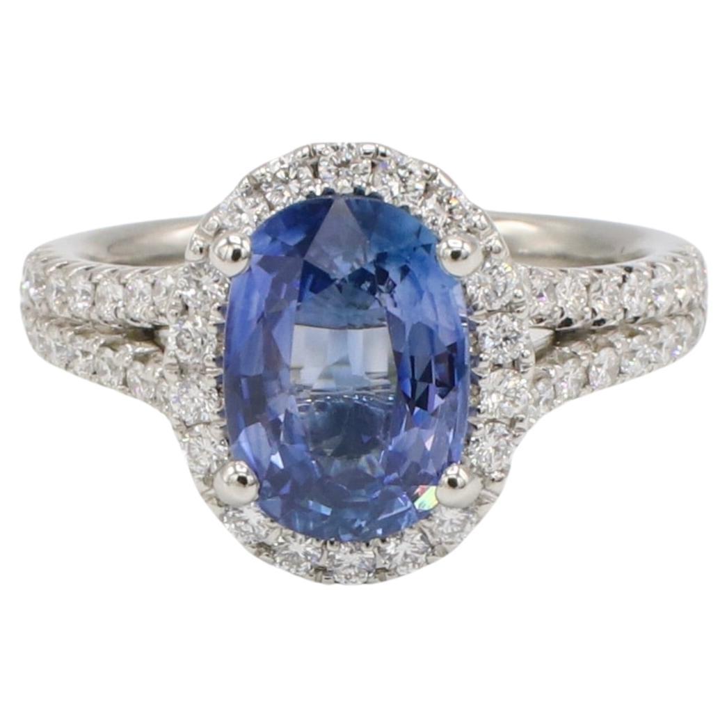 Bague halo de saphir bleu ovale naturel de 2,62 carats certifié GIA
