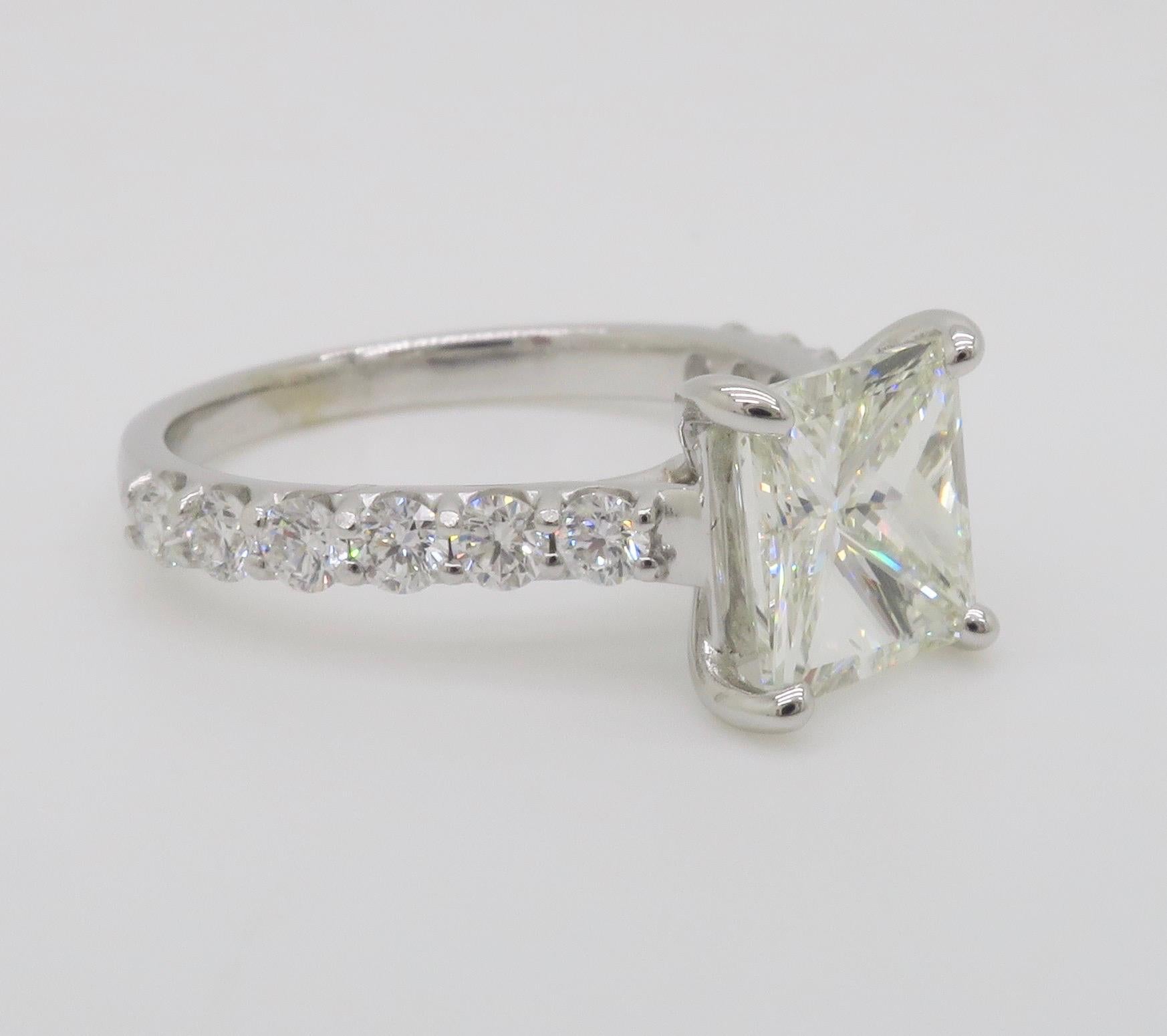 Bague en or blanc 14k certifiée GIA avec un diamant de taille Princesse de 2.62CTW  en vente 10