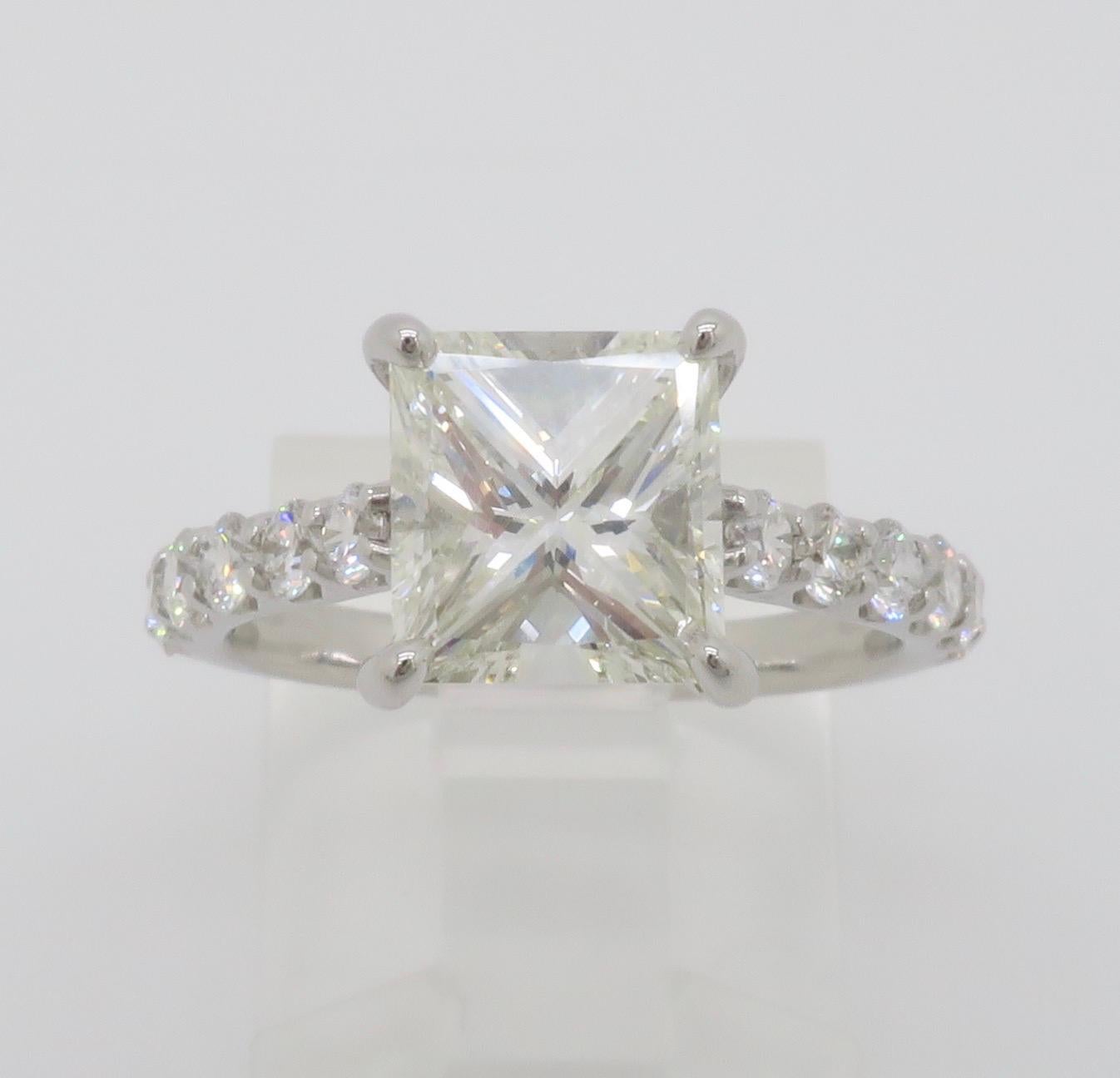 Bague en or blanc 14k certifiée GIA avec un diamant de taille Princesse de 2.62CTW  en vente 12