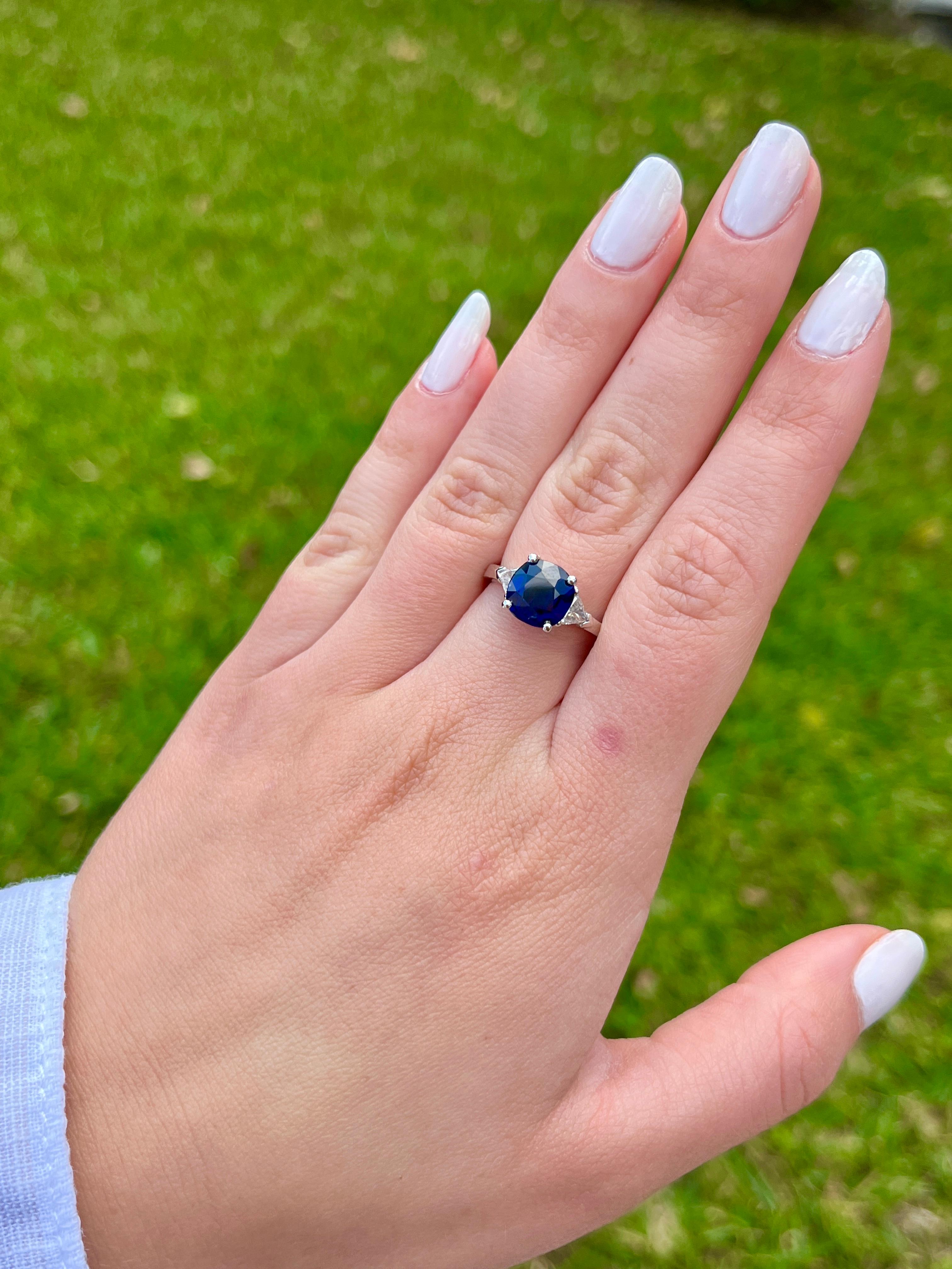 2 carat trillion cut diamond ring