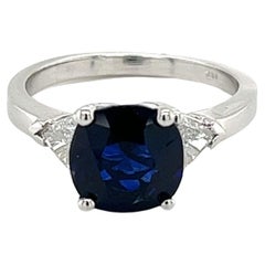 GIA-zertifizierter 2,63 Karat blauer Saphir-Ring mit Diamanten im Trillionen-Schliff