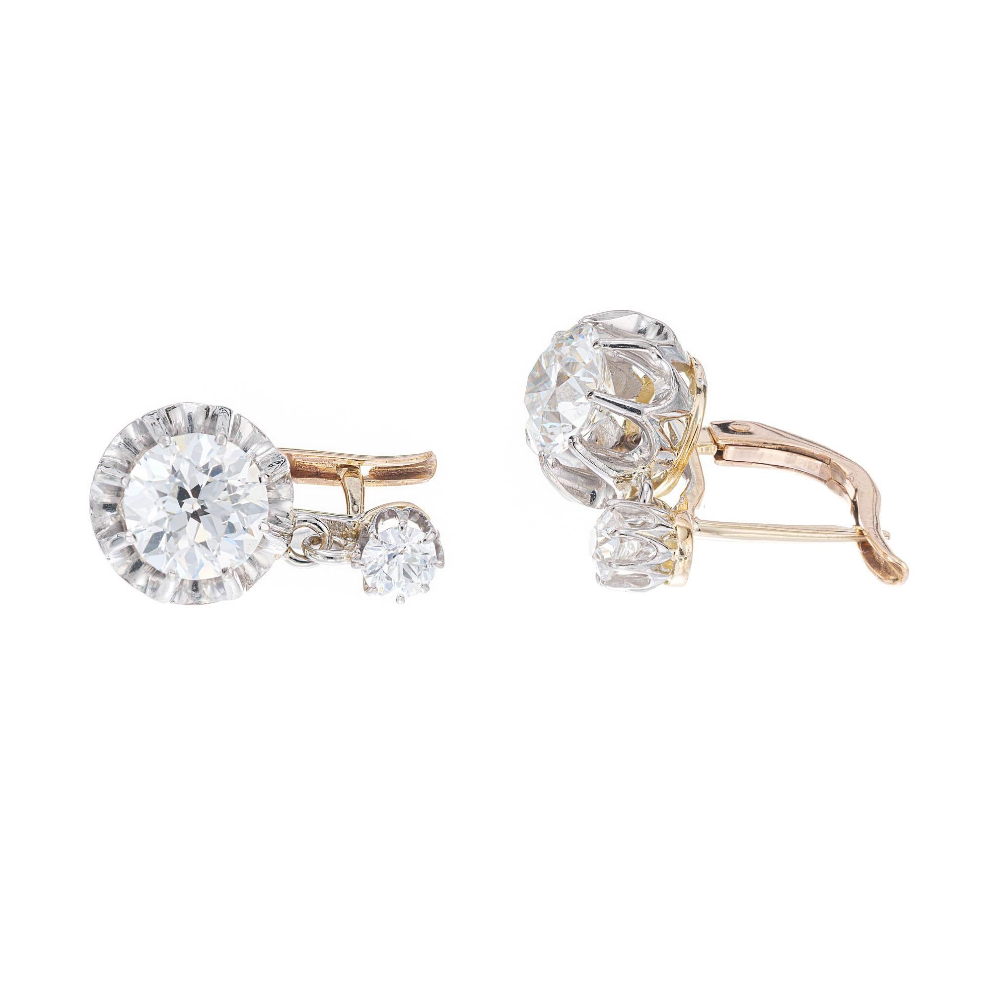 GIA Certified 2.63 Carat Diamonds Yellow Gold Platinum Dangle Earrings  For Sale 1