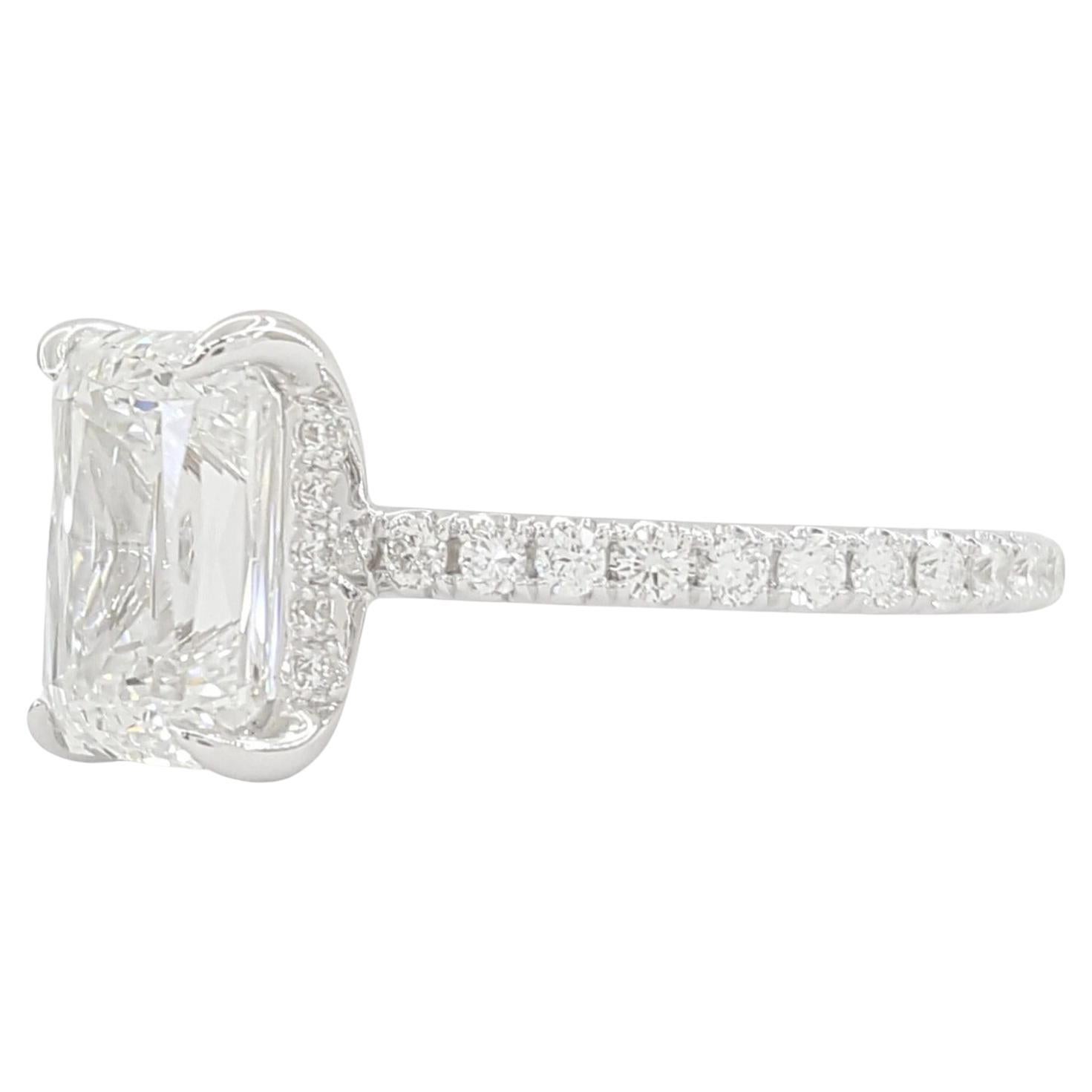 Taille émeraude Bague de fiançailles certifiée GIA avec diamant croisé de 2,64 carats en vente