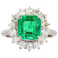 GIA Certified 2.64 ct. Fine Colombian Emerald & Diamond Platinum Ring