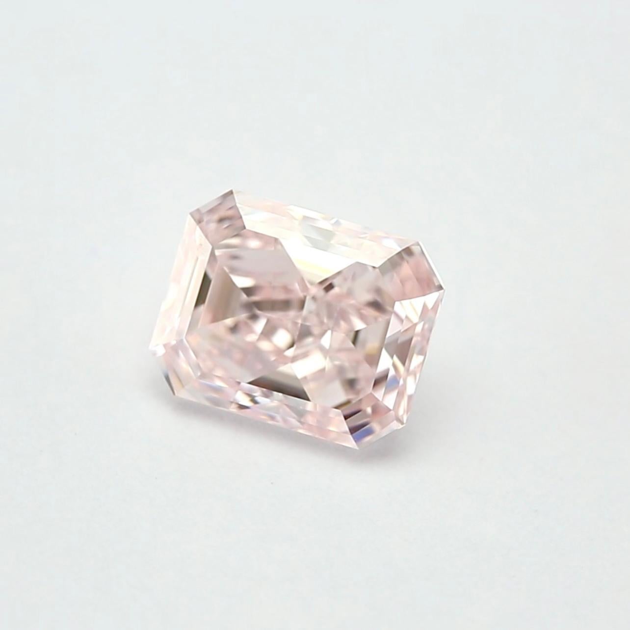 GIA Certified 2.64 Fancy Light Pink Radiant Cut Diamond For Sale 1
