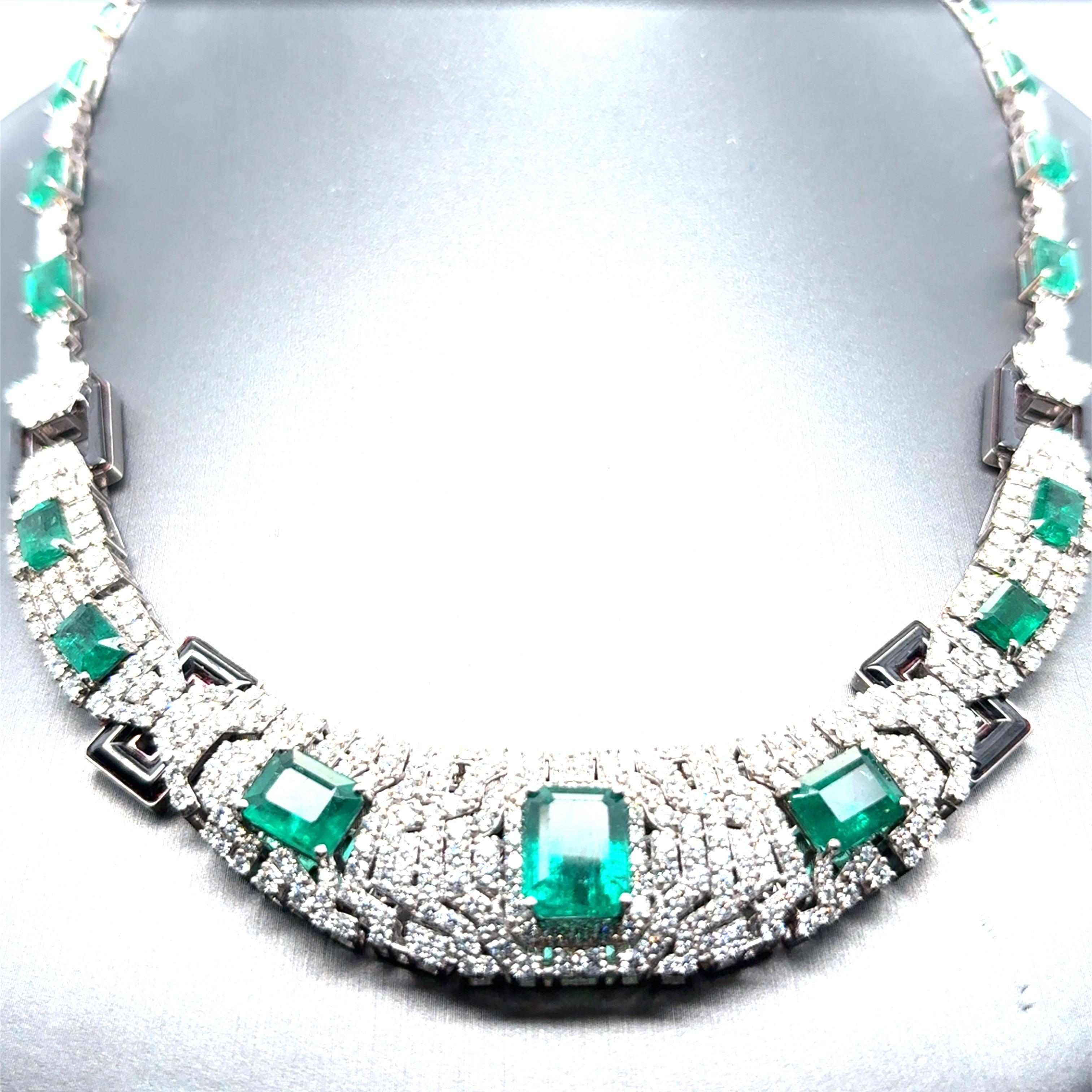 GIA zertifiziert 26,42 Karat Smaragdschliff Smaragd Diamant Weißgold Halskette im Angebot 6