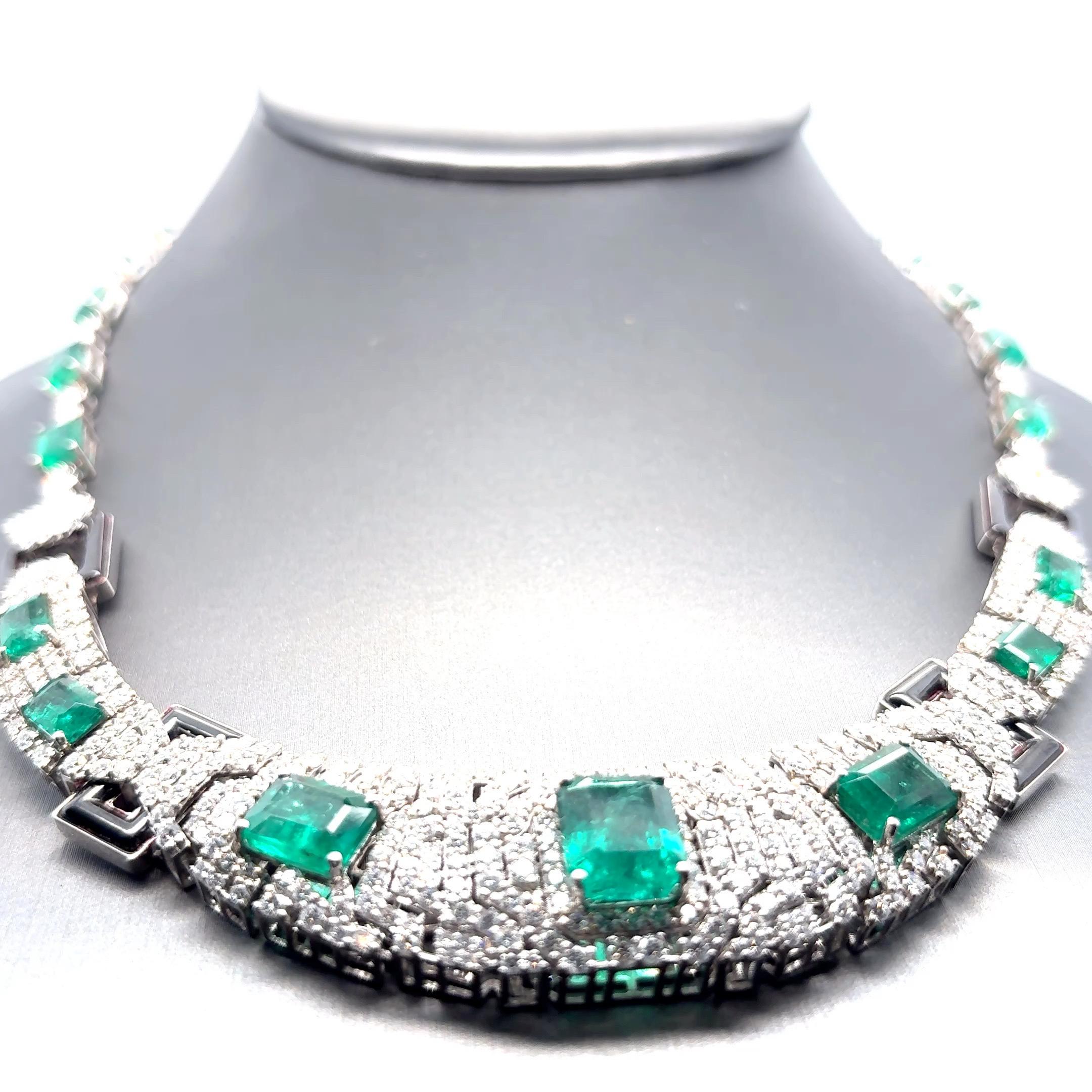 GIA zertifiziert 26,42 Karat Smaragdschliff Smaragd Diamant Weißgold Halskette im Angebot 7