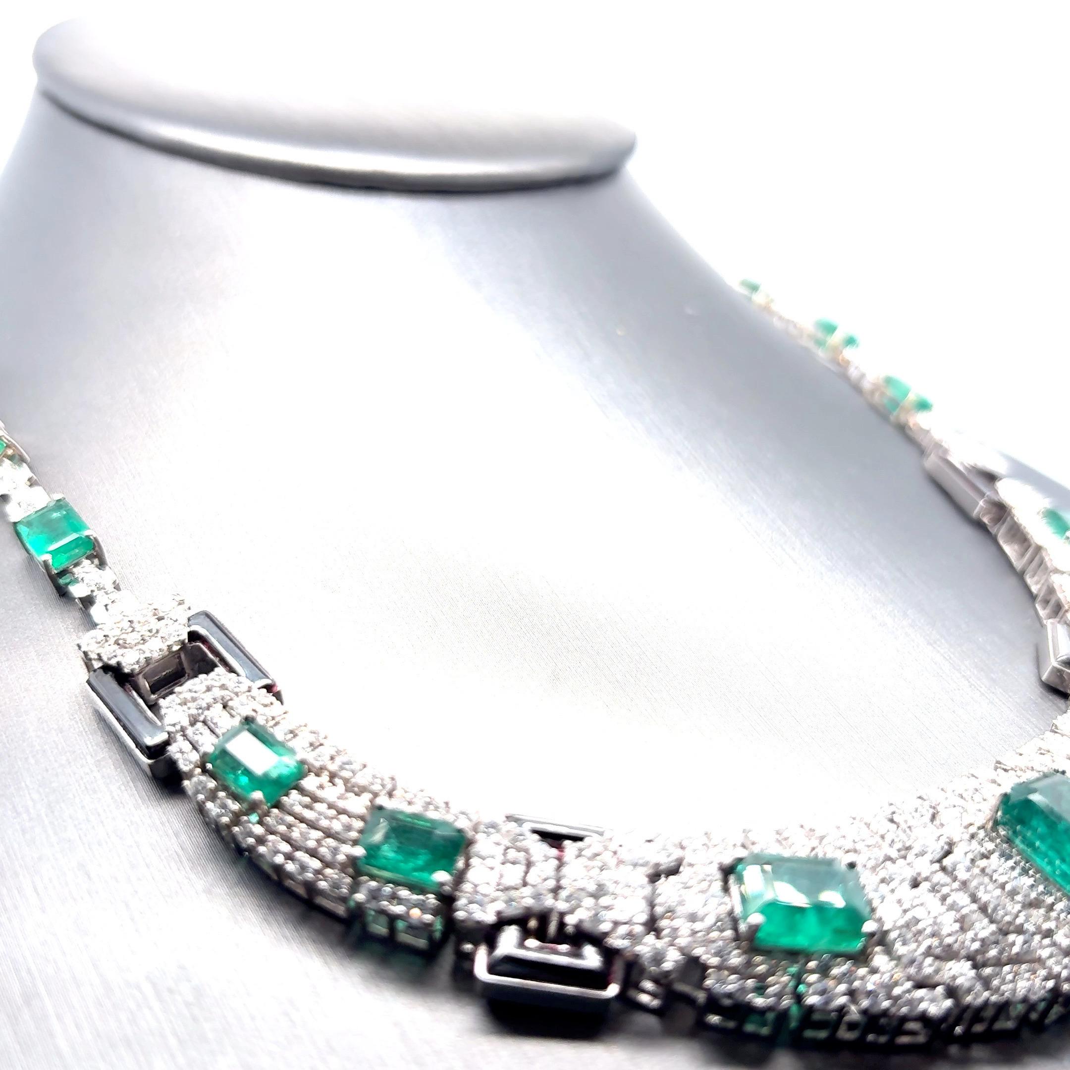 GIA zertifiziert 26,42 Karat Smaragdschliff Smaragd Diamant Weißgold Halskette im Angebot 8