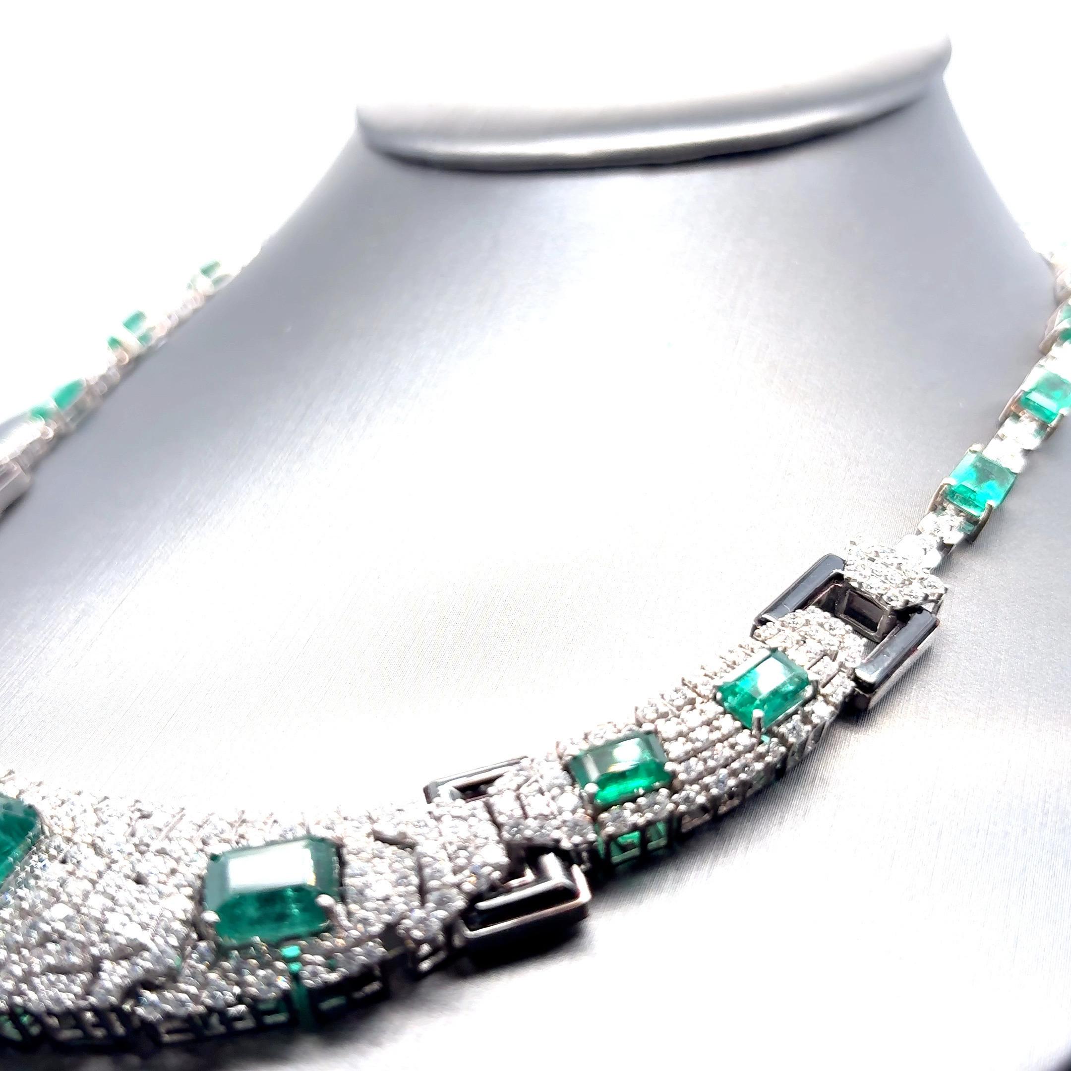 GIA zertifiziert 26,42 Karat Smaragdschliff Smaragd Diamant Weißgold Halskette im Angebot 9