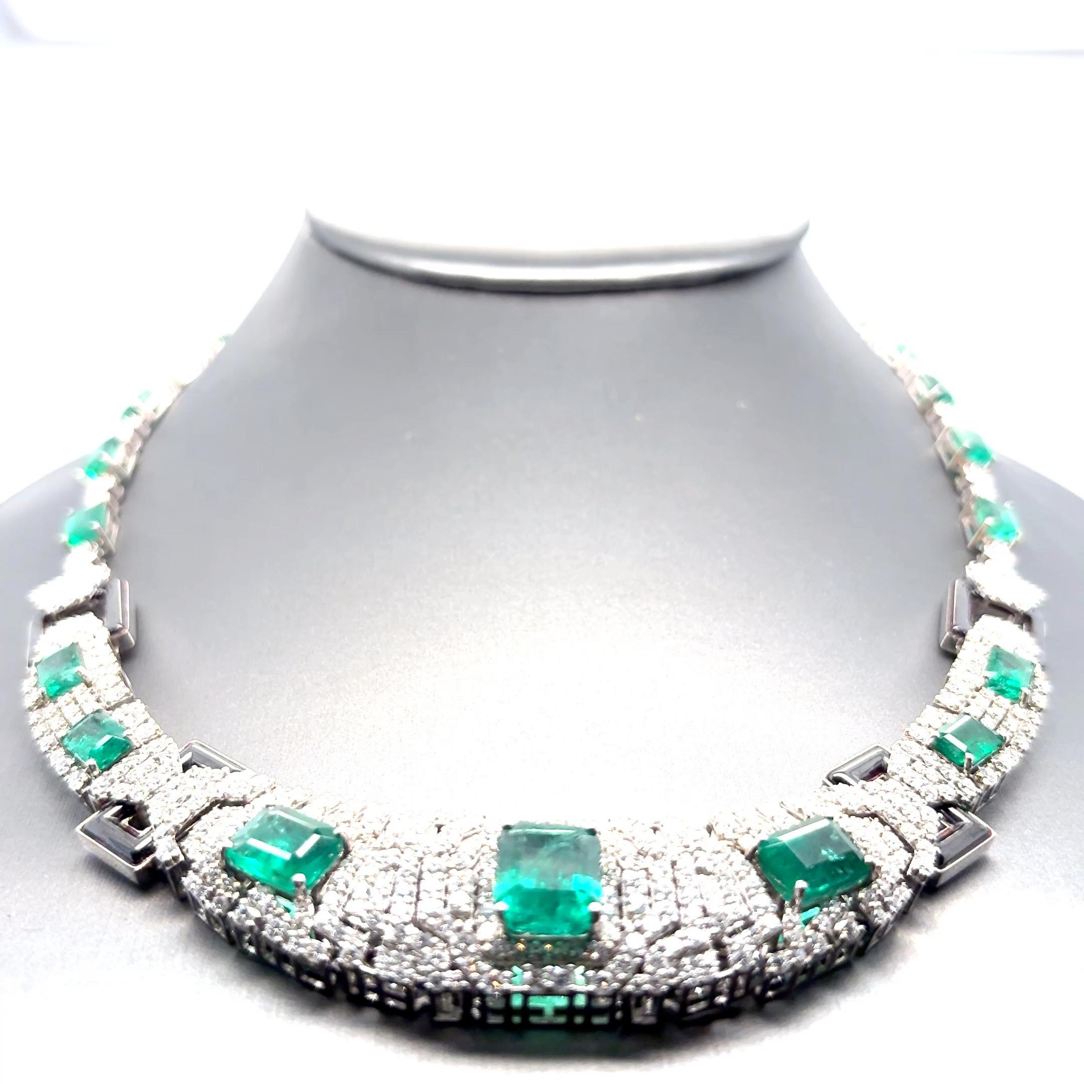GIA zertifiziert 26,42 Karat Smaragdschliff Smaragd Diamant Weißgold Halskette im Angebot 10