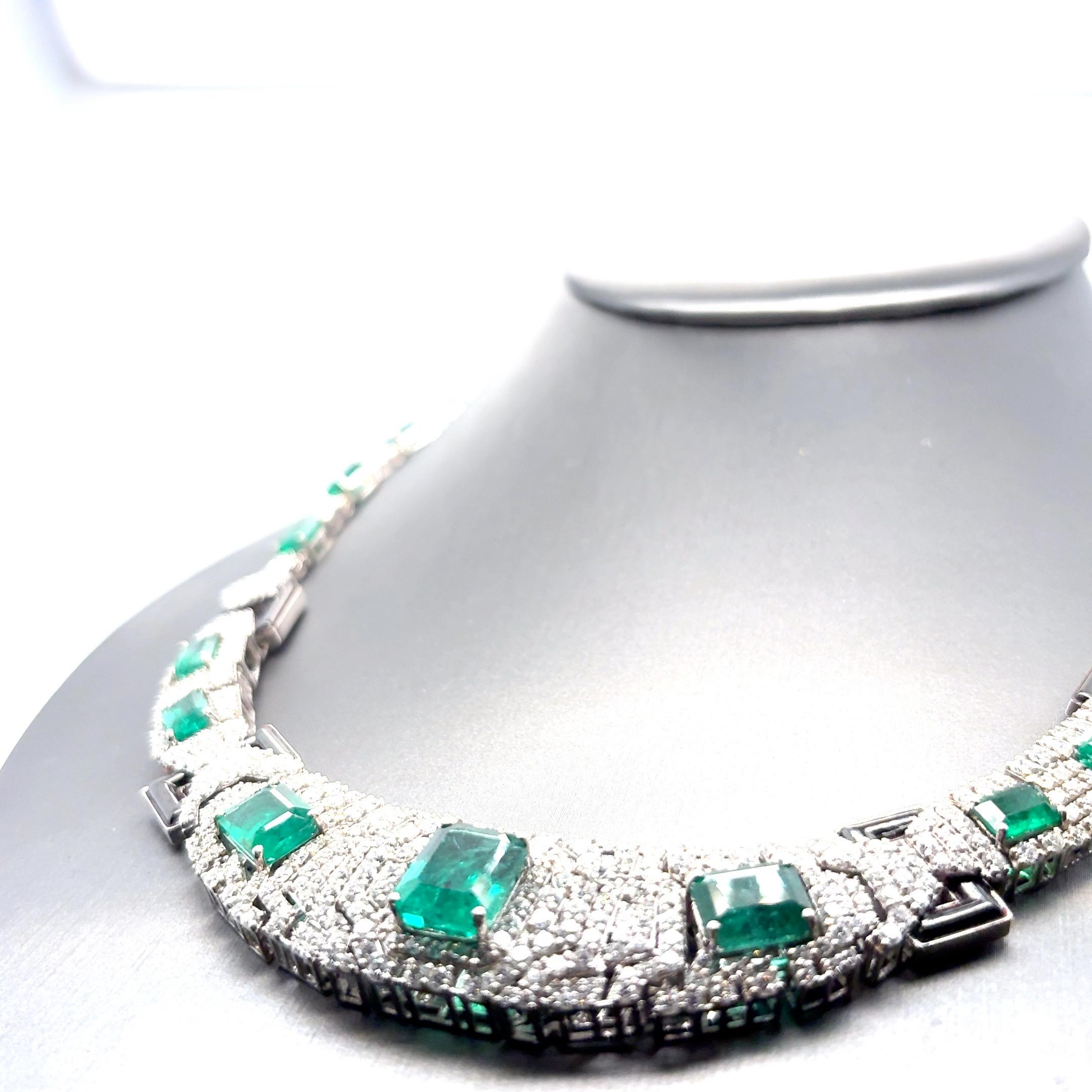 GIA zertifiziert 26,42 Karat Smaragdschliff Smaragd Diamant Weißgold Halskette im Angebot 13