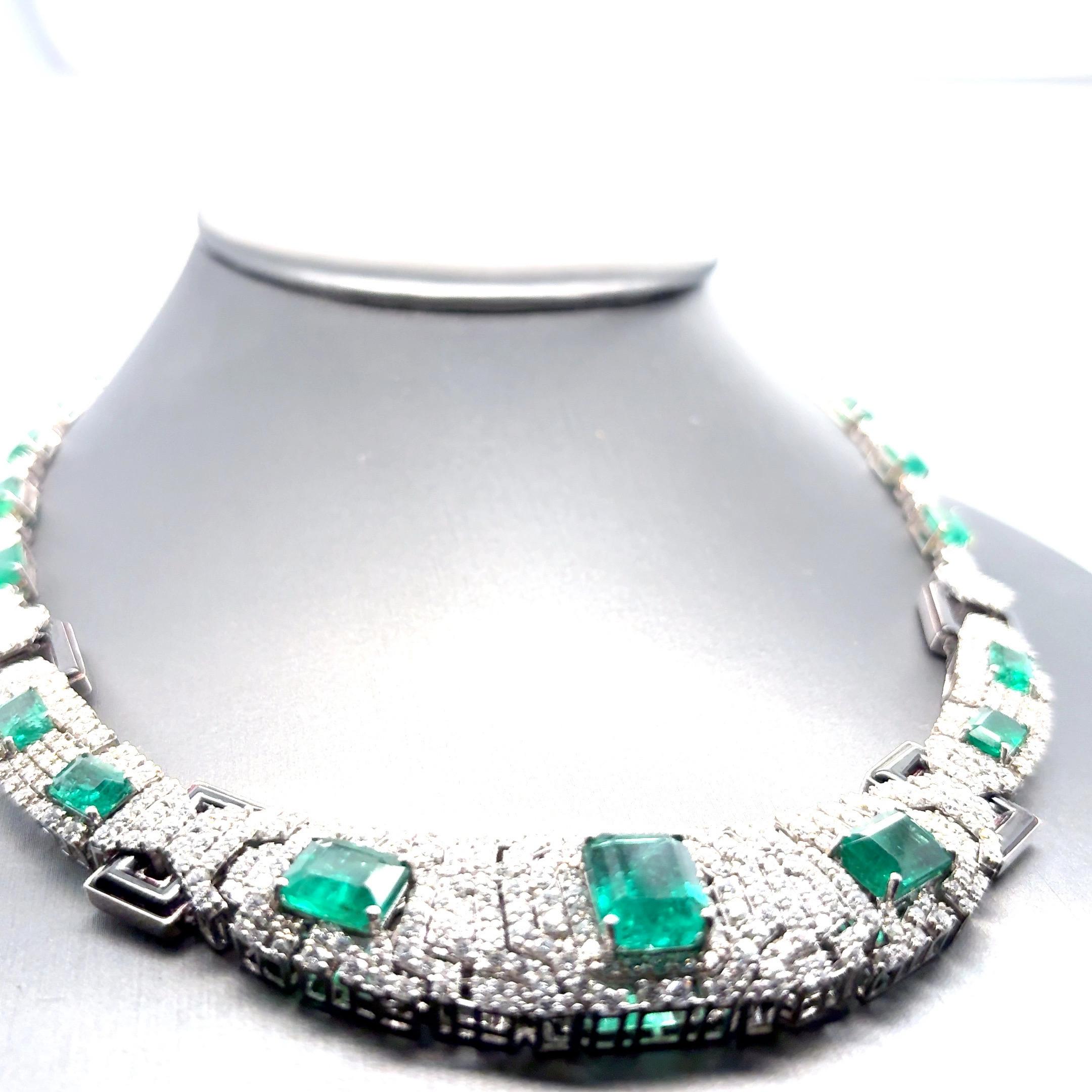GIA zertifiziert 26,42 Karat Smaragdschliff Smaragd Diamant Weißgold Halskette im Angebot 14