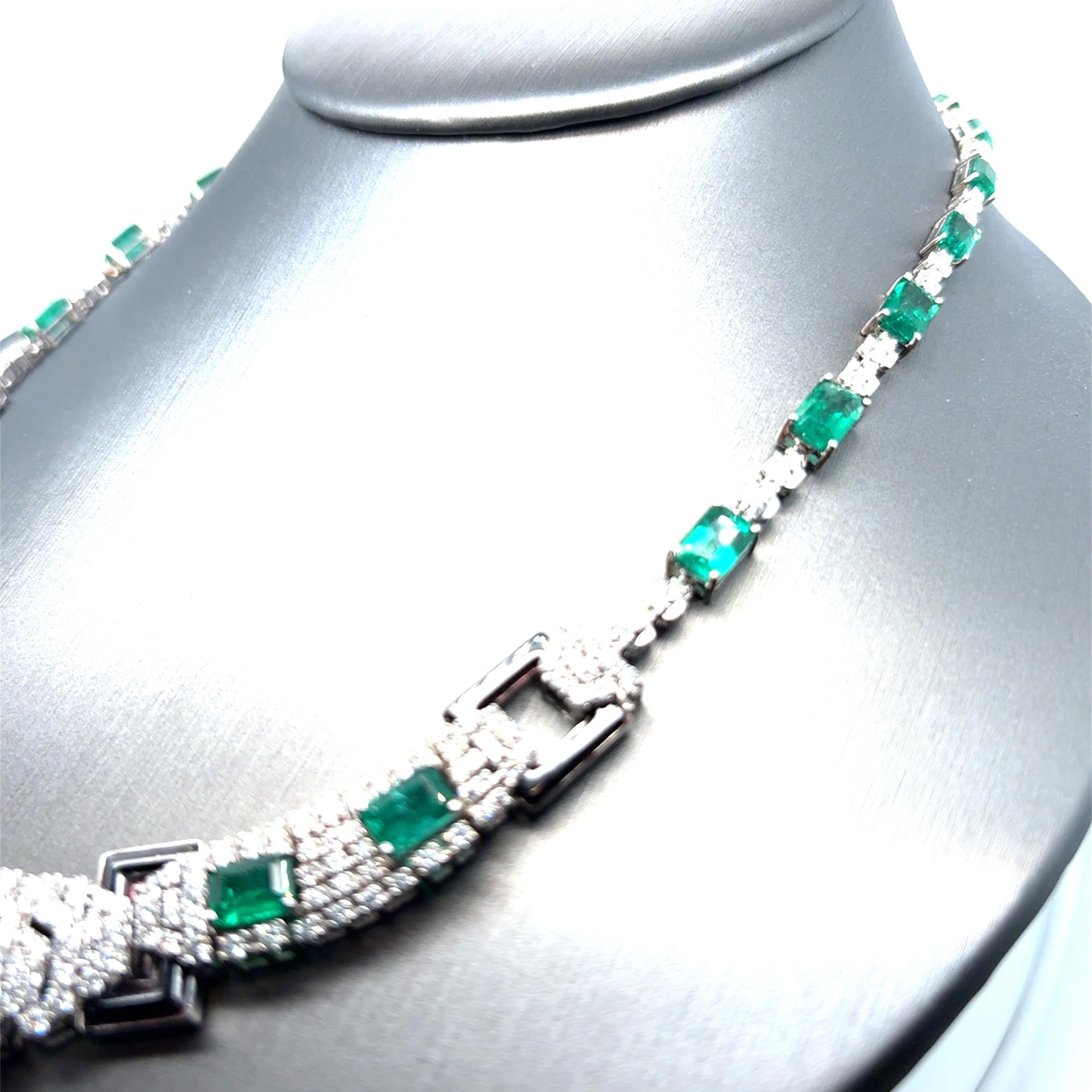 GIA zertifiziert 26,42 Karat Smaragdschliff Smaragd Diamant Weißgold Halskette im Angebot 15