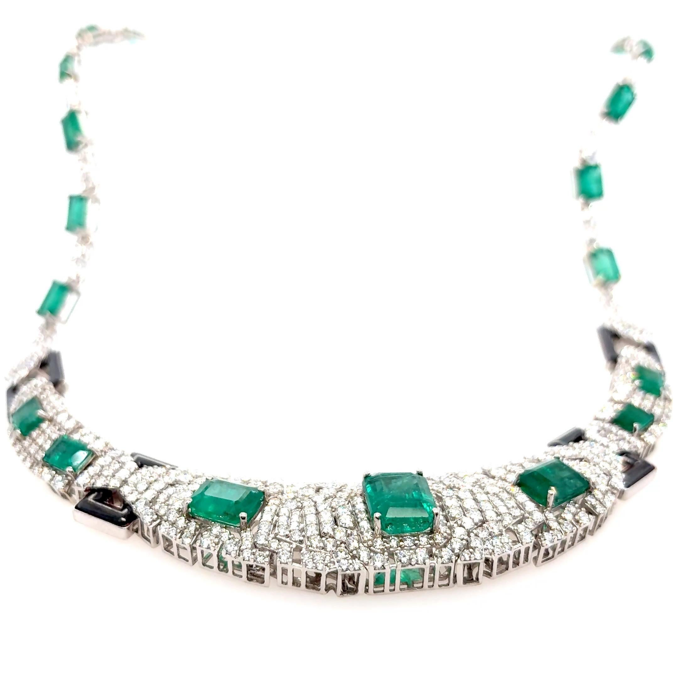 GIA zertifiziert 26,42 Karat Smaragdschliff Smaragd Diamant Weißgold Halskette Damen im Angebot