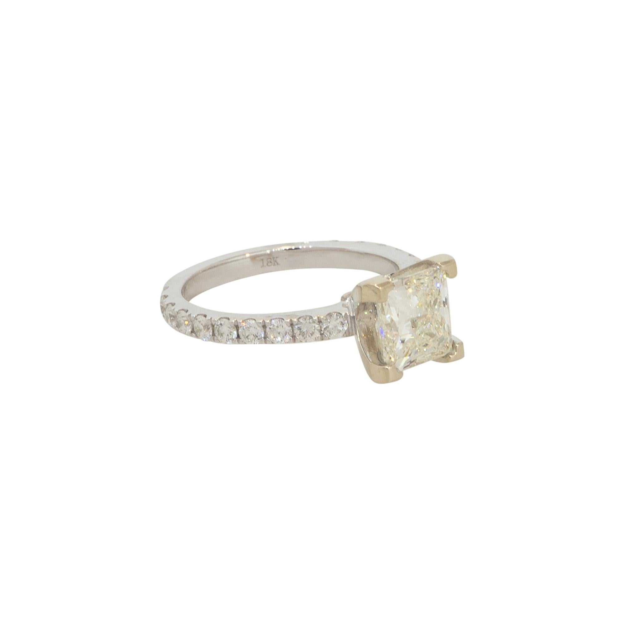 Princess Cut GIA Certified 2.66 Carat Diamond Engagement Ring 18 Karat in Stock For Sale