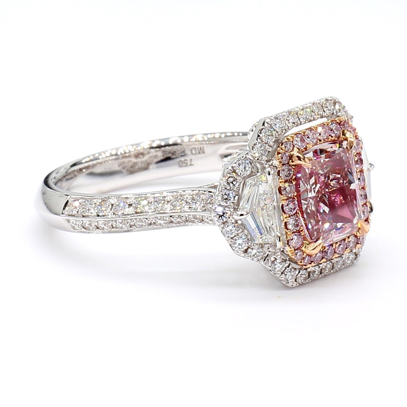 Women's or Men's GIA Certified 2.67 Carat Fancy Pink Diamond Ring 18K Gold For Sale