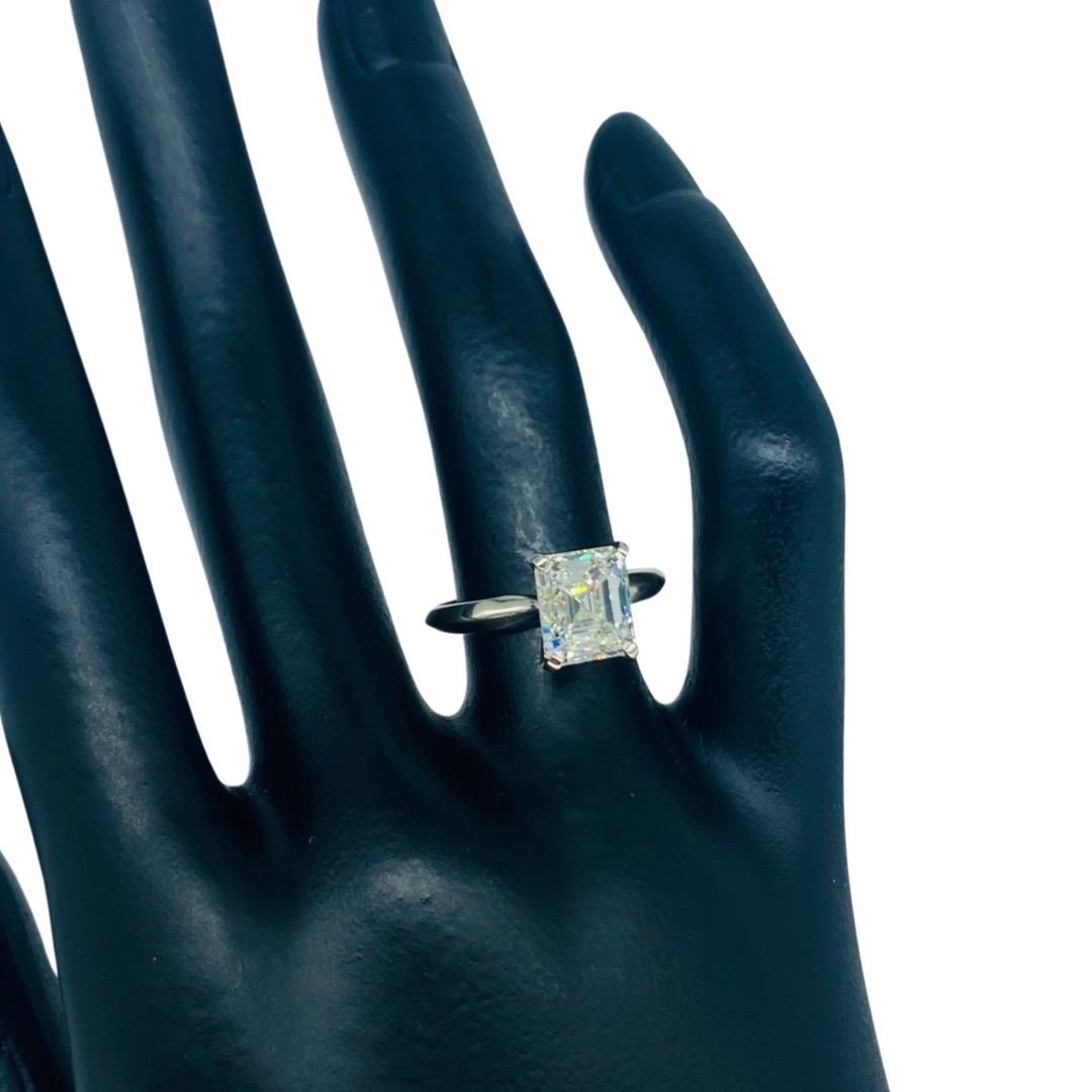 GIA Certified 2.67 Carat J/VVS2 Emerald Cut Diamond Solitaire Ring 14 Karat For Sale 1