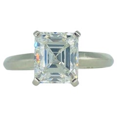 Bague solitaire en diamant taille émeraude certifié GIA 2,67 Carat J/VVS2 14 Karat