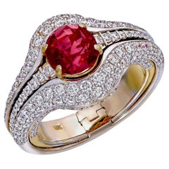 Anillo de oro blanco de 18 quilates con rubí de Birmania sin calor y diamantes de 2,68 quilates certificado por el GIA