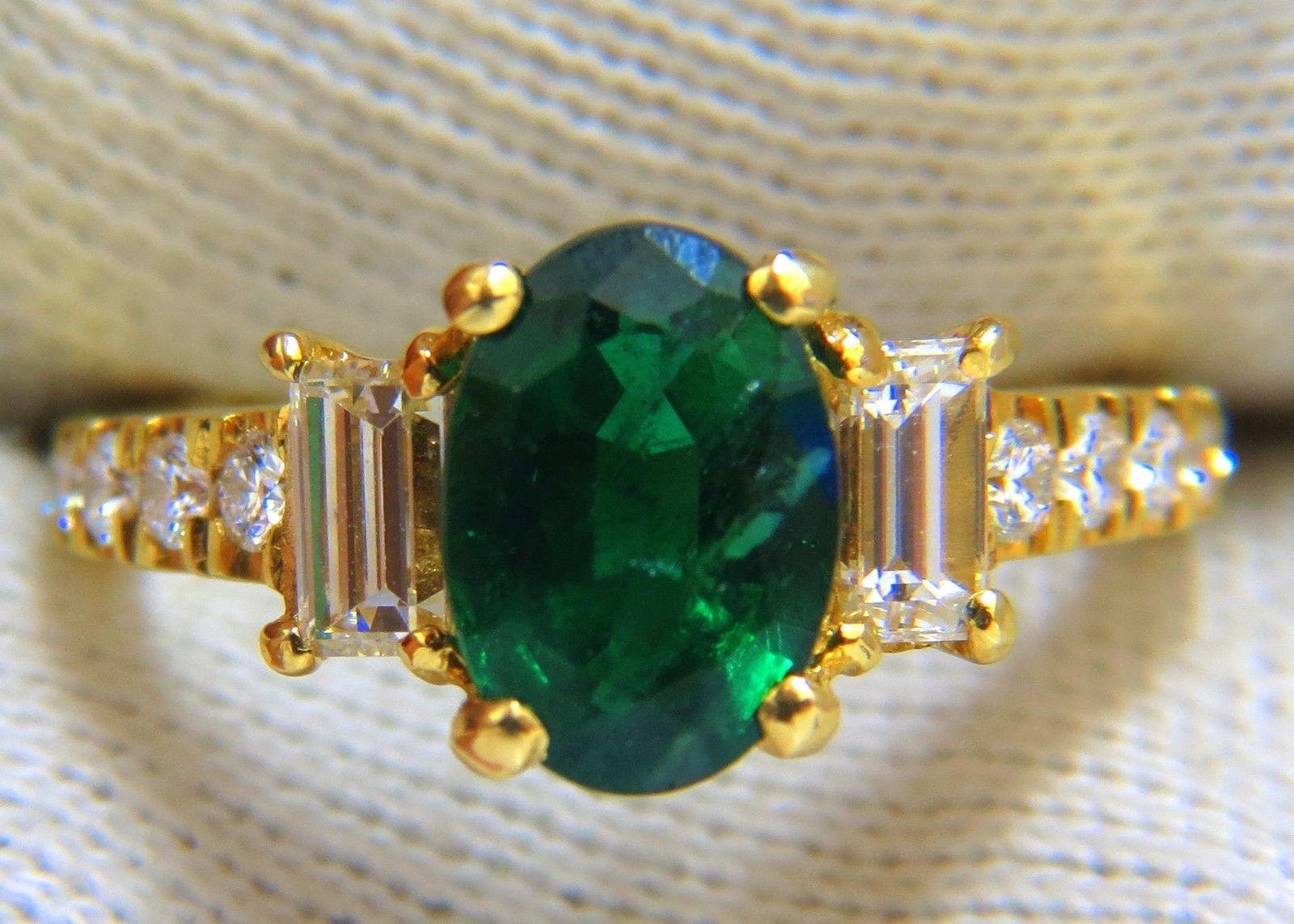 GIA Certified 2.68 Carat Natural Emerald Diamonds Ring 18 Karat In New Condition In New York, NY