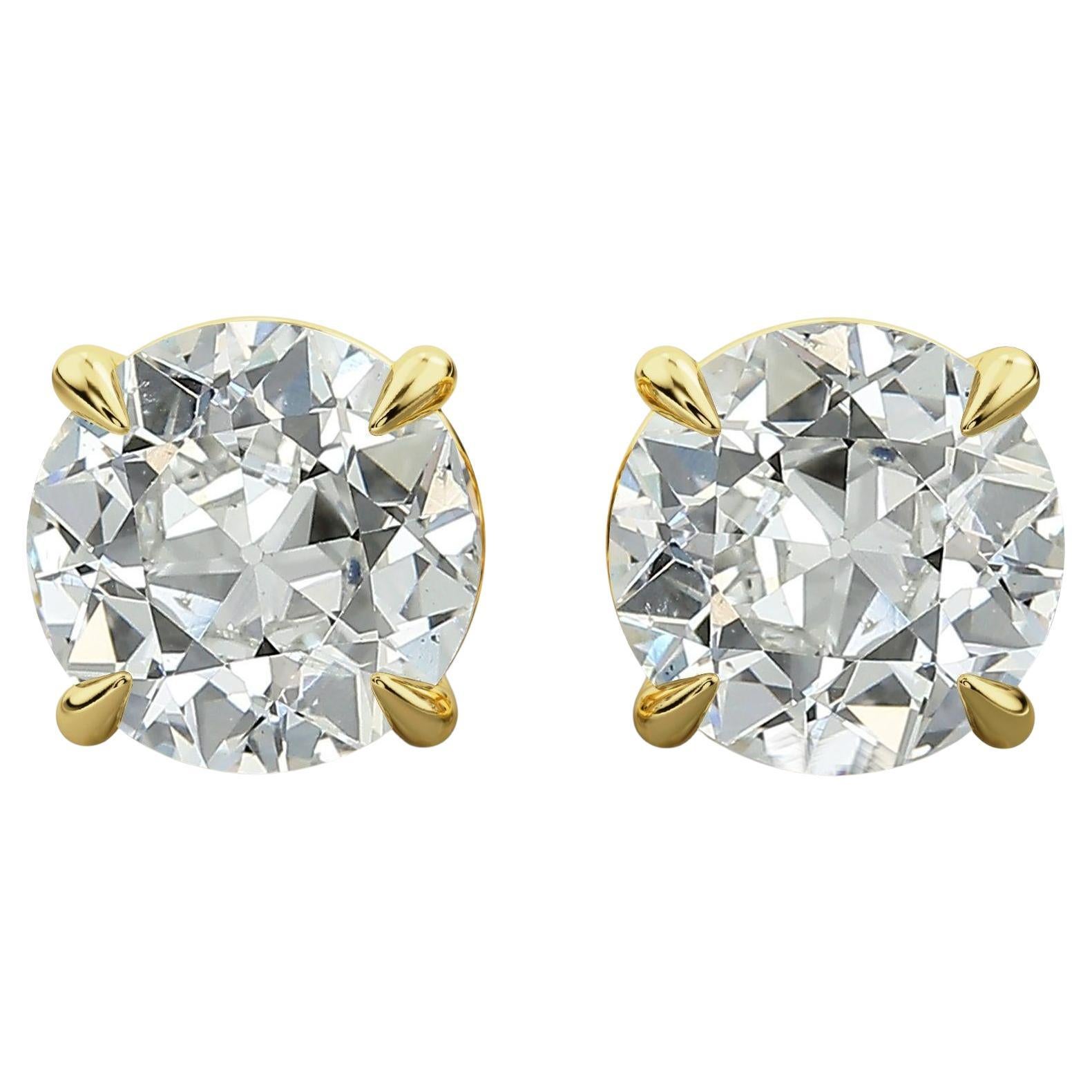 Boucles d
oreilles en diamant certifié GIA de 2,68 carats, taille ancienne Euro en vente
