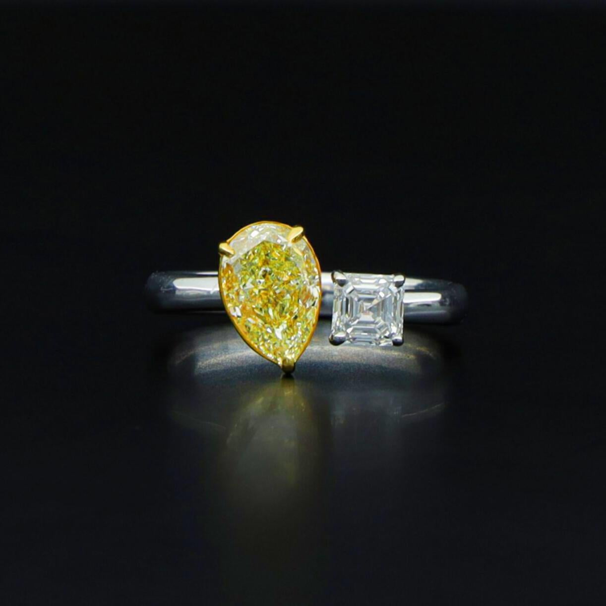 GIA-zertifizierter Ring mit 2,685 Karat gelbem Diamant im Kissenschliff und weißem Damond im Angebot 6