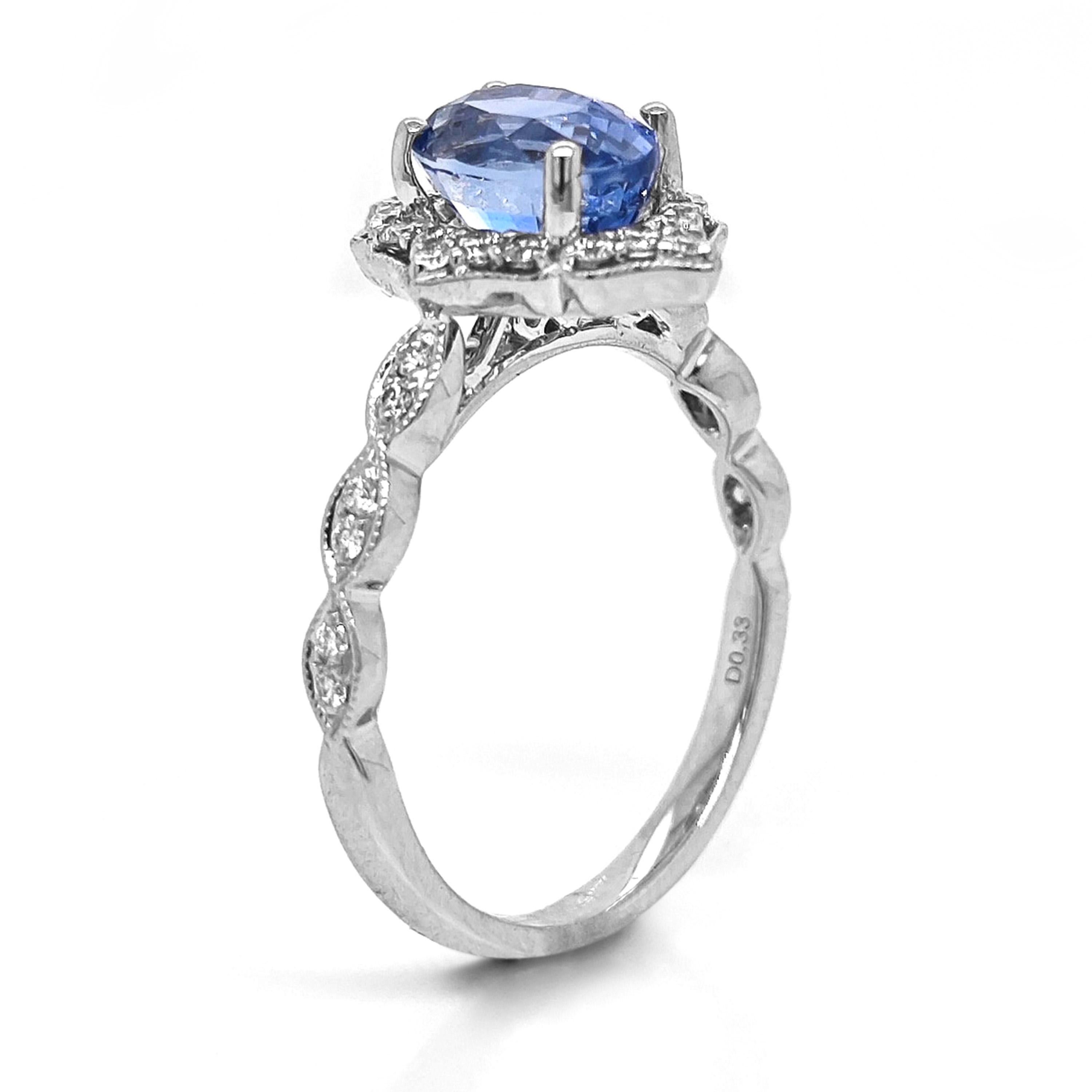 Taille ovale Bague en or blanc certifiée GIA, saphir de 2.69 carats et diamant blanc en vente