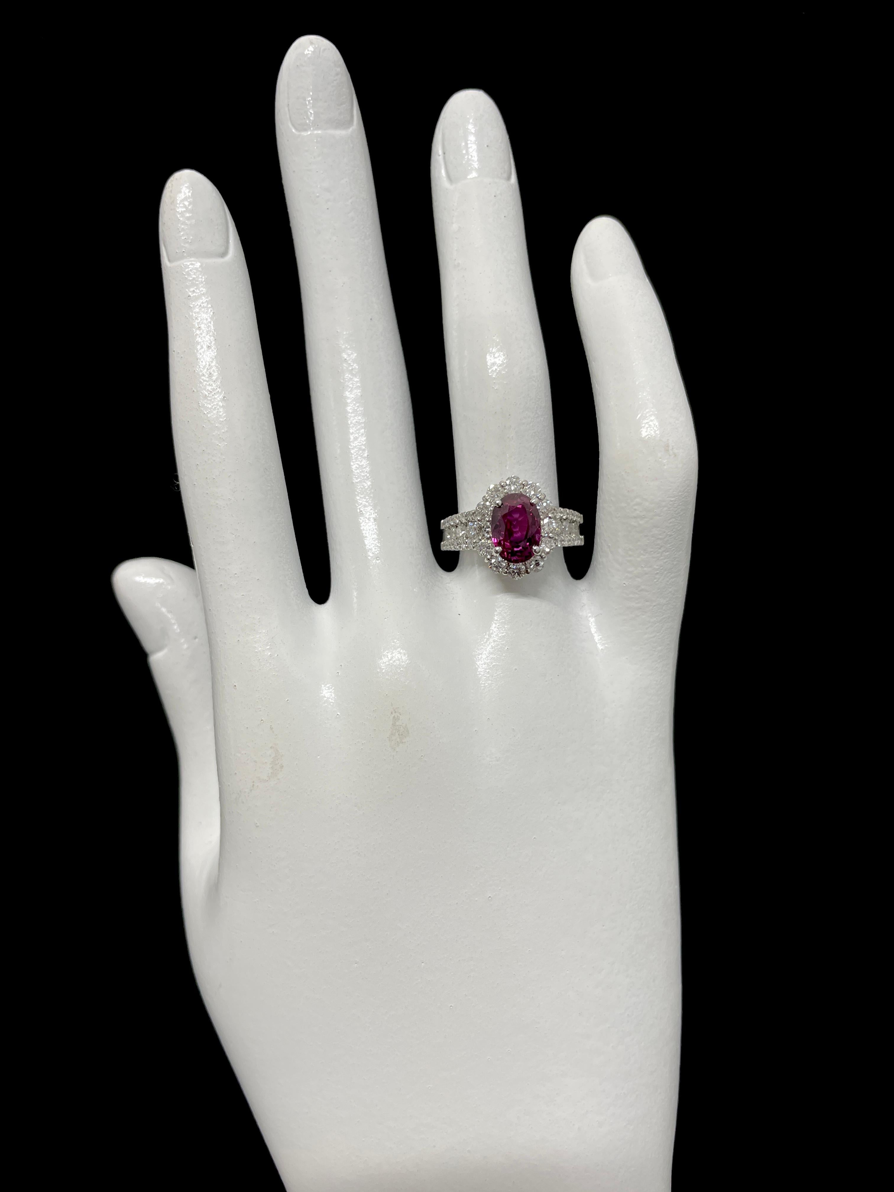 GIA Certified 2.69 Carat, Untreated, Mozambican Ruby and Diamond Set in Platinum For Sale 1
