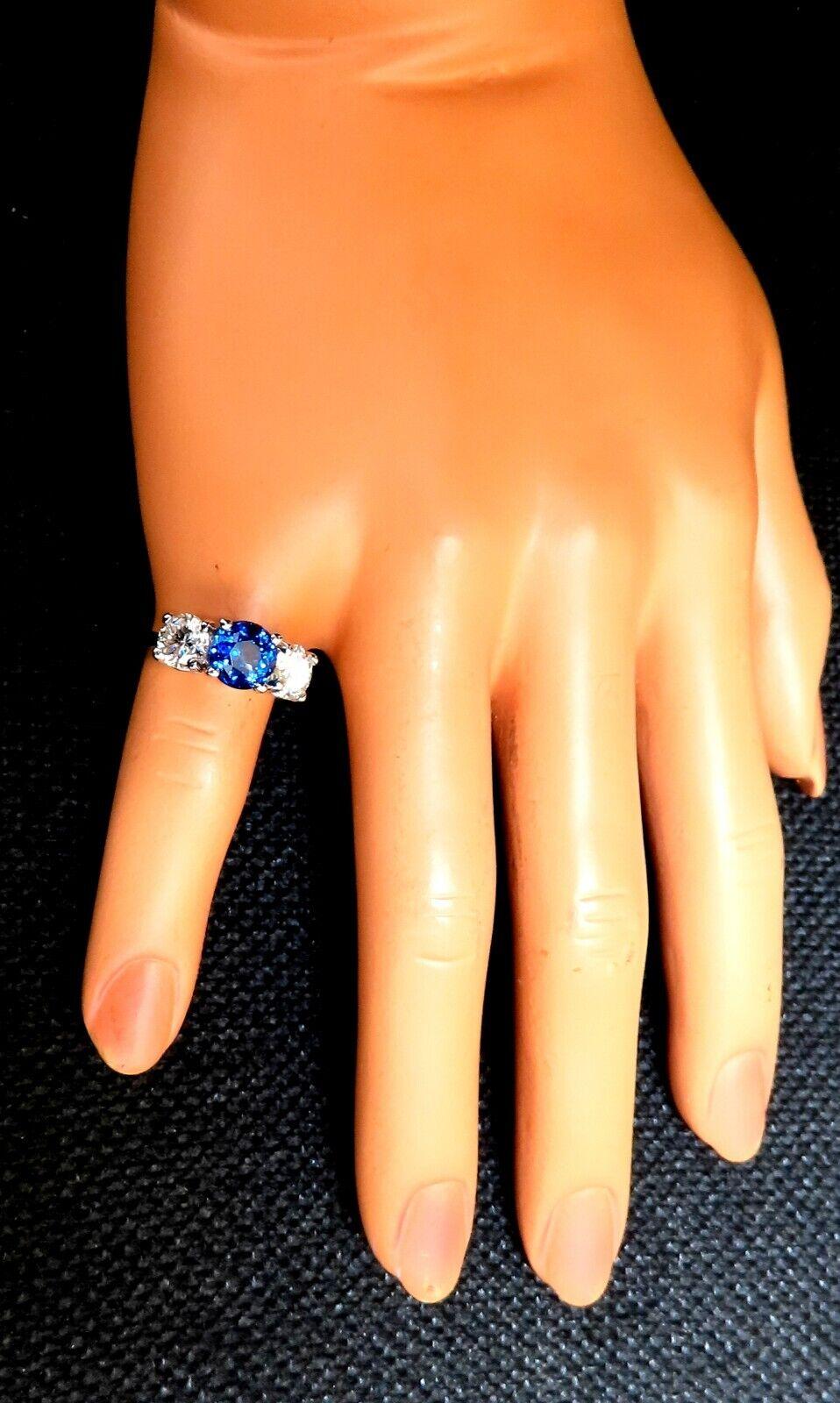 GIA Certified 2.69ct No Heat Sapphire Diamond Ring Platinum Three Stone In New Condition For Sale In New York, NY