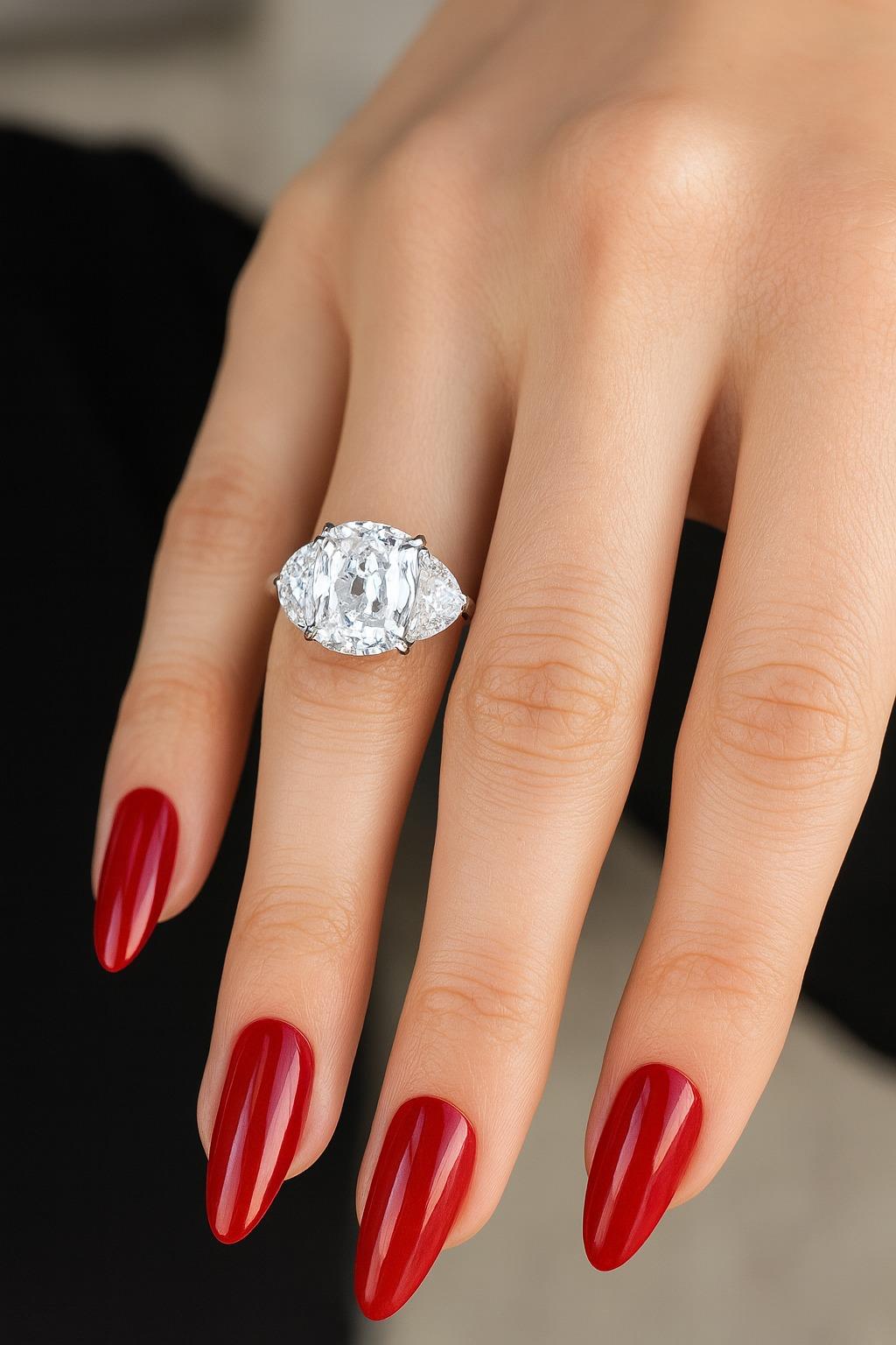 Anillo de diamantes brillantes de mina antigua de 2,70 quilates con certificación GIA y media luna Talla antigua en venta