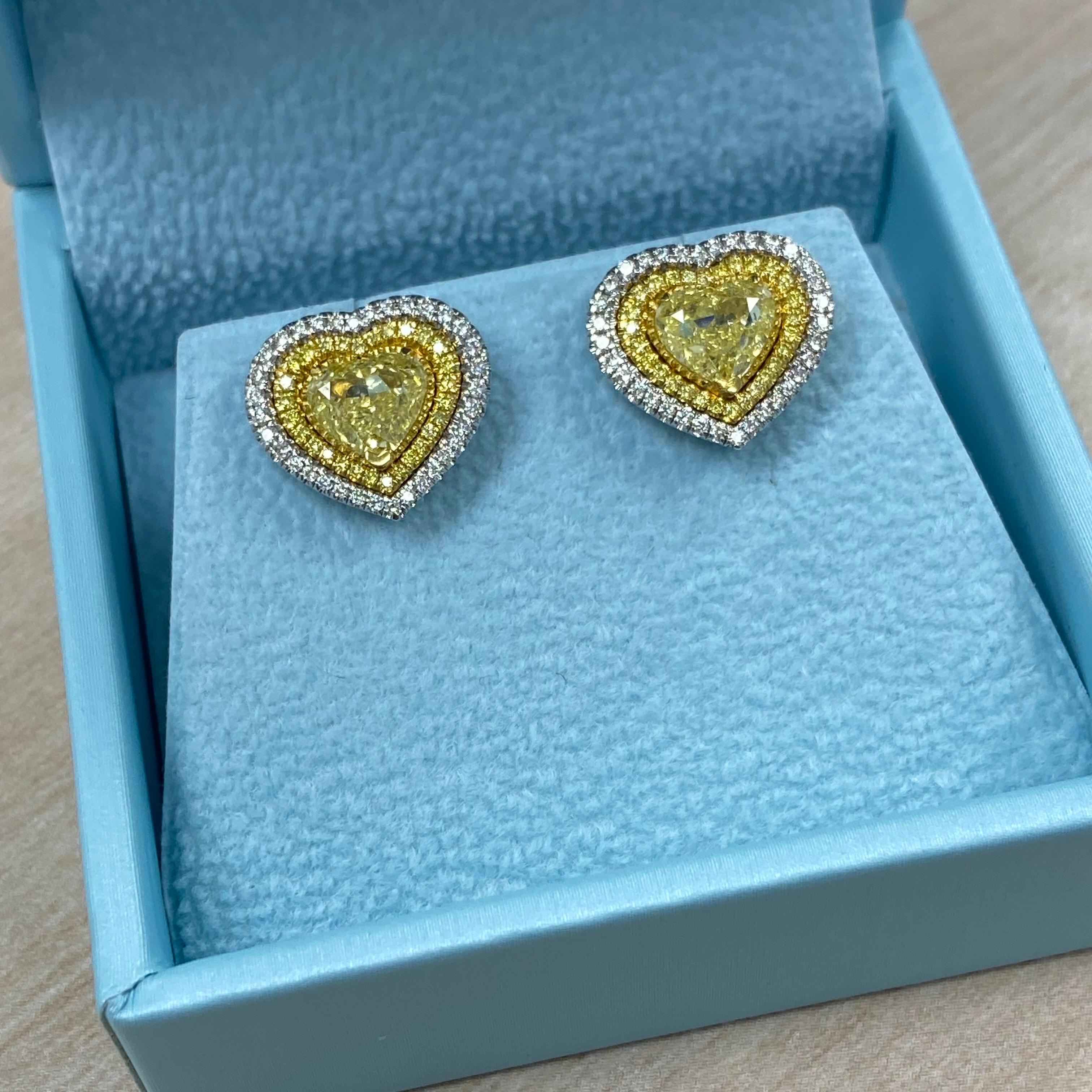 GIA zertifiziert 2.70Ctw Fancy Gelb Herz Diamant Halo Ohrstecker 18K Gold im Angebot 2