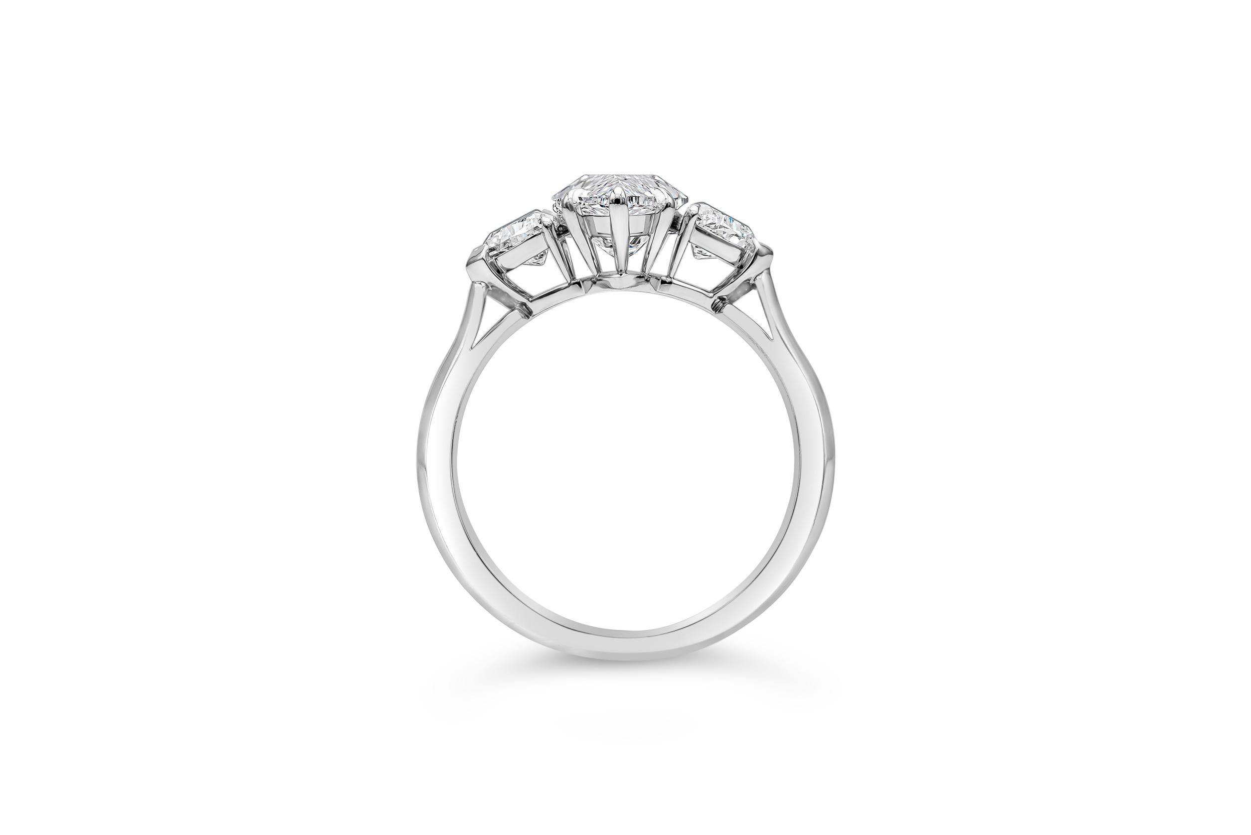 Verlobungsring mit drei Steinen, GIA-zertifizierter 2,72 Karat Diamant im Marquise-Schliff (Marquiseschliff) im Angebot